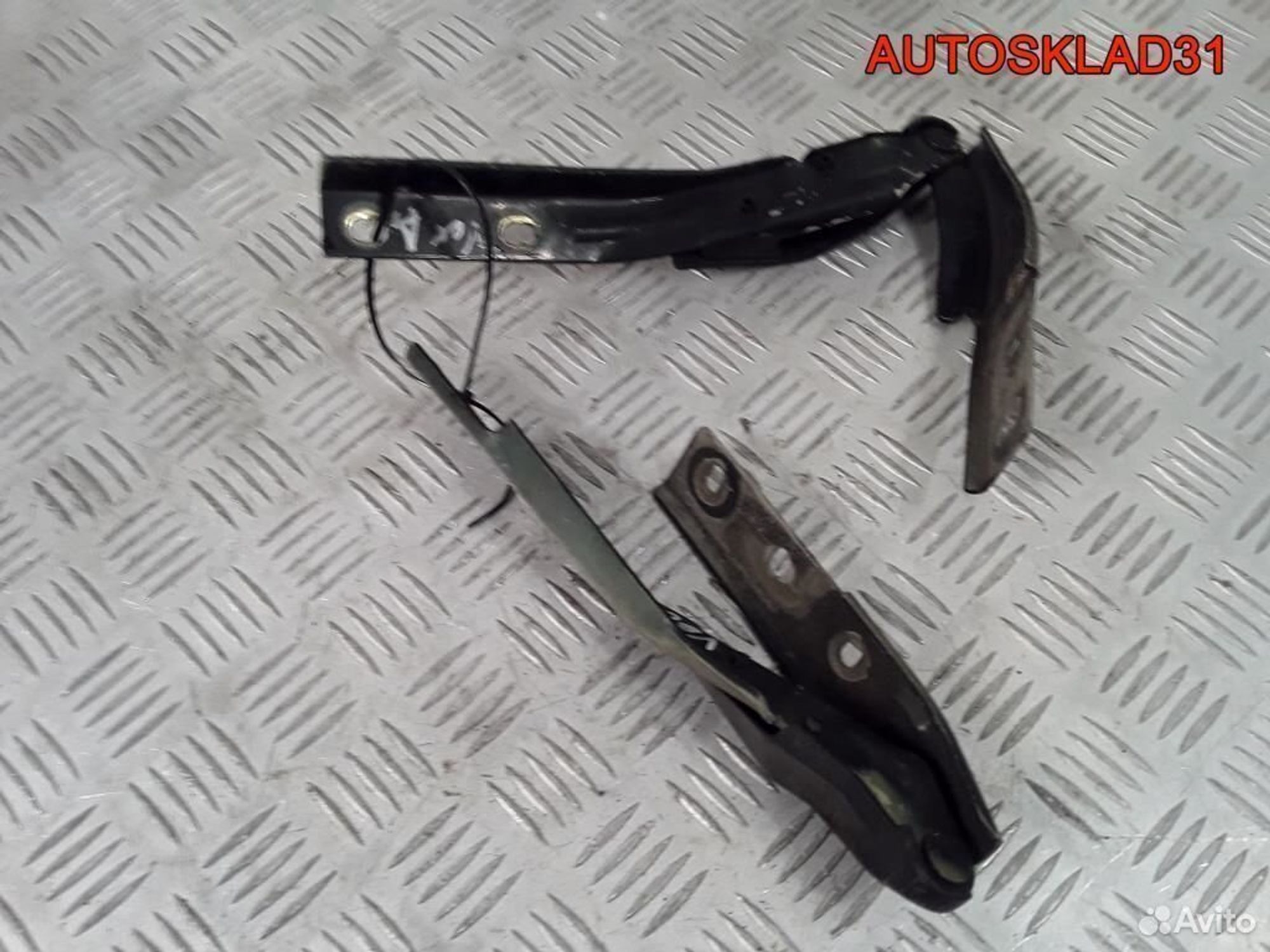 Петля капота левая Opel Omega B 1912307, 600 рублей, Дубовое