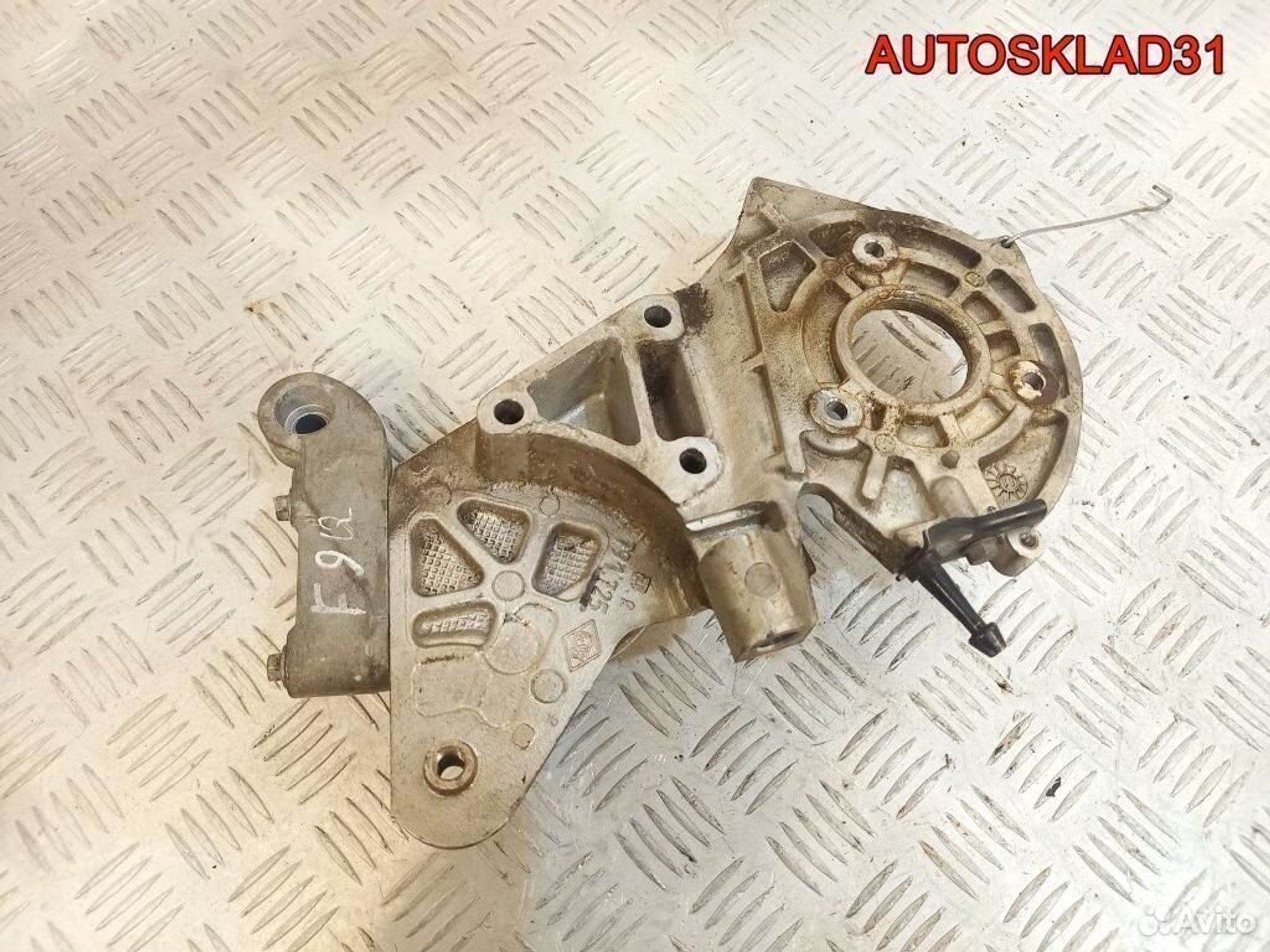 Кронштейн тнвд Renault Megane 3 F9Q870 8200791725, 4800 рублей, Дубовое