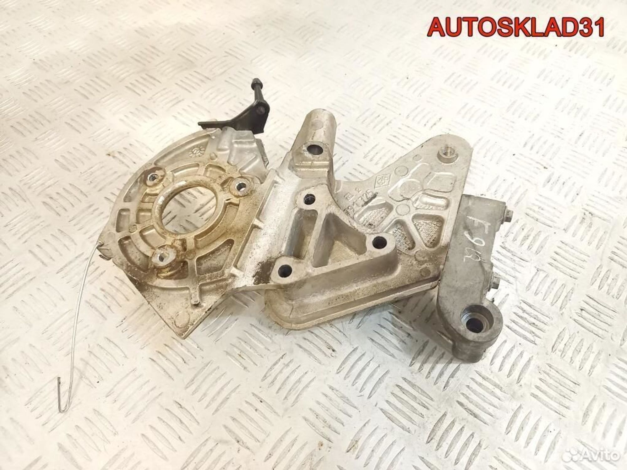 Кронштейн тнвд Renault Megane 3 F9Q870 8200791725, 4800 рублей, Дубовое