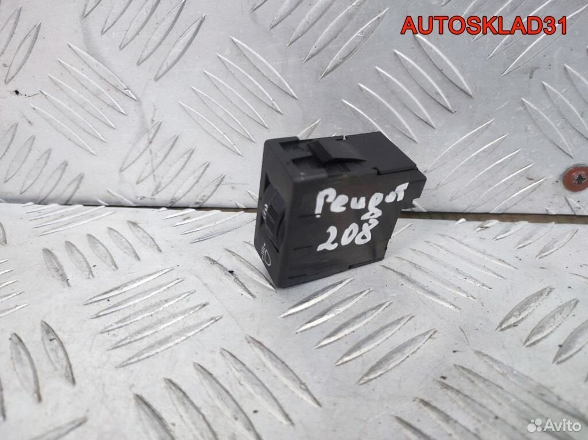 Кнопка корректора фар Peugeot 208 9801662777, 600 рублей, Дубовое