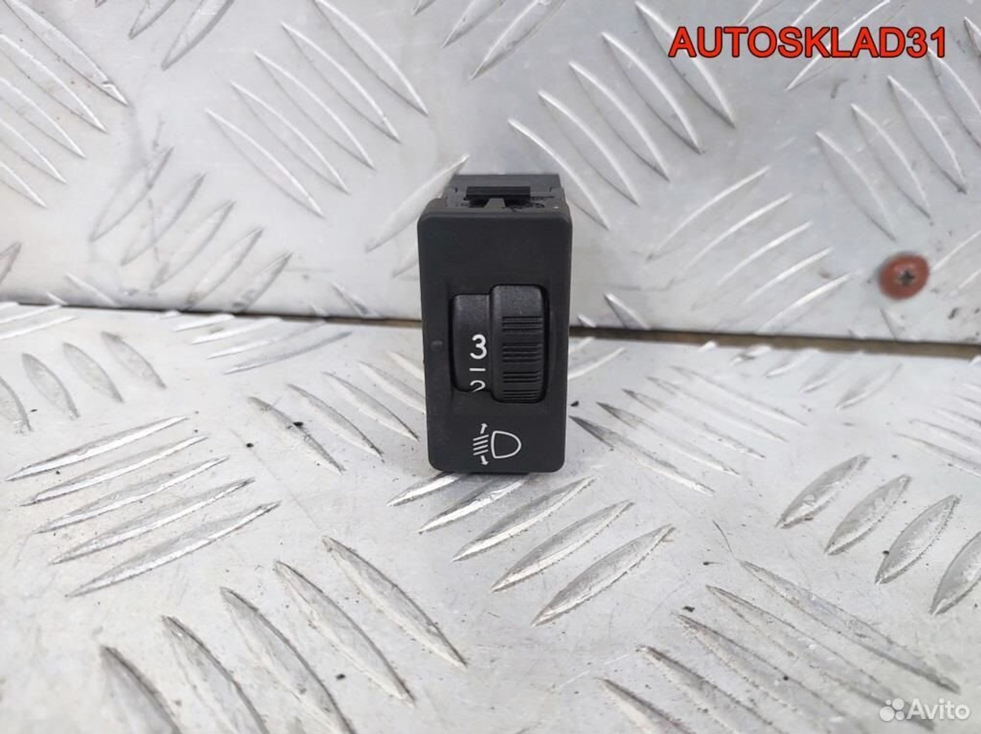 Кнопка корректора фар Peugeot 208 9801662777, 600 рублей, Дубовое