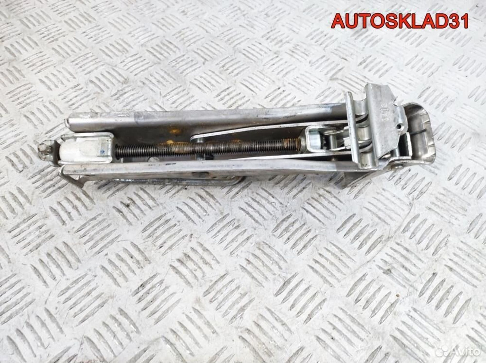 Домкрат Audi A4 B7 8E0011031D, 1700 рублей, Дубовое
