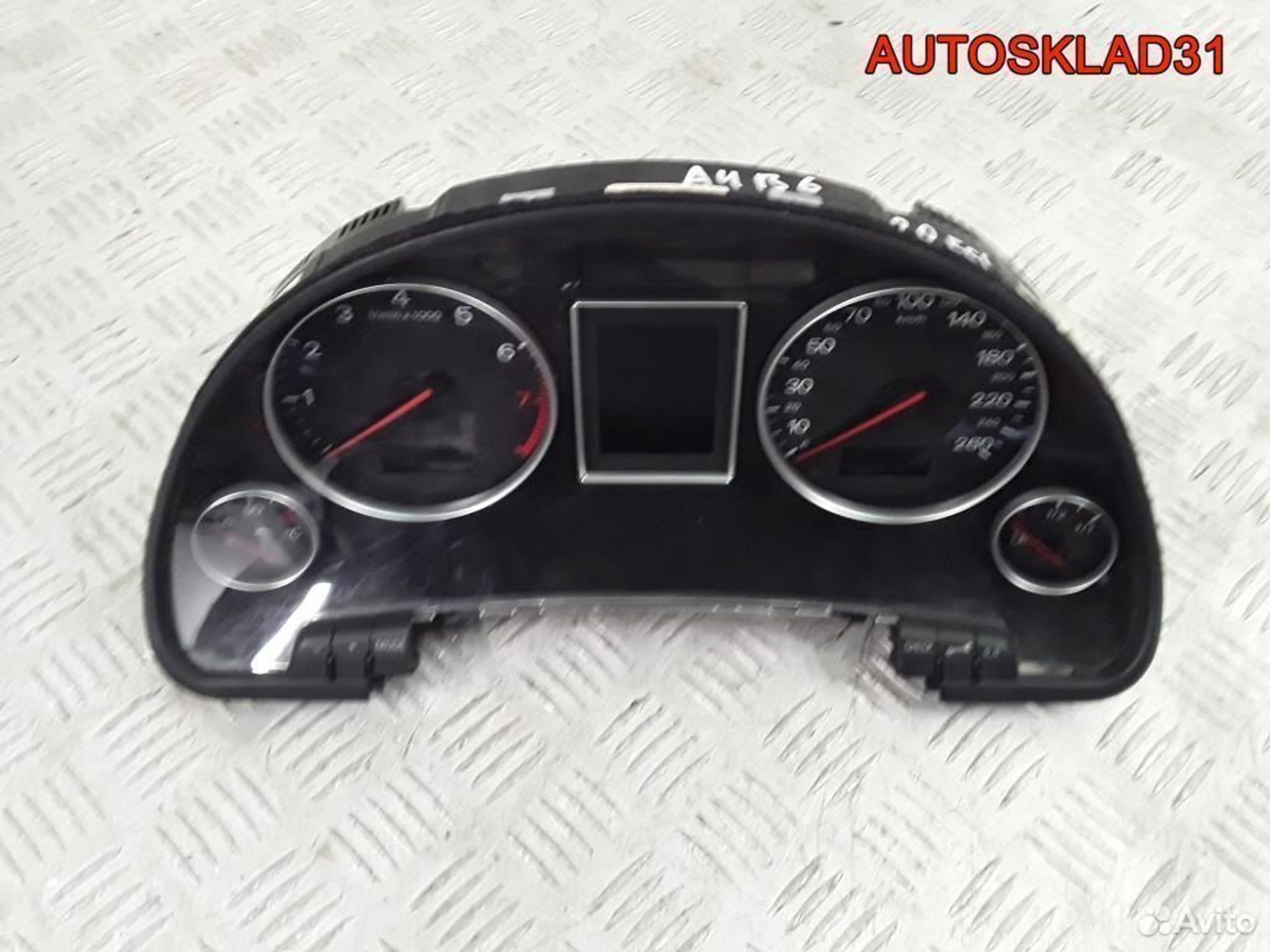 Панель приборов Audi A4 B6 8E0920900N бензин, 4100 рублей, Дубовое