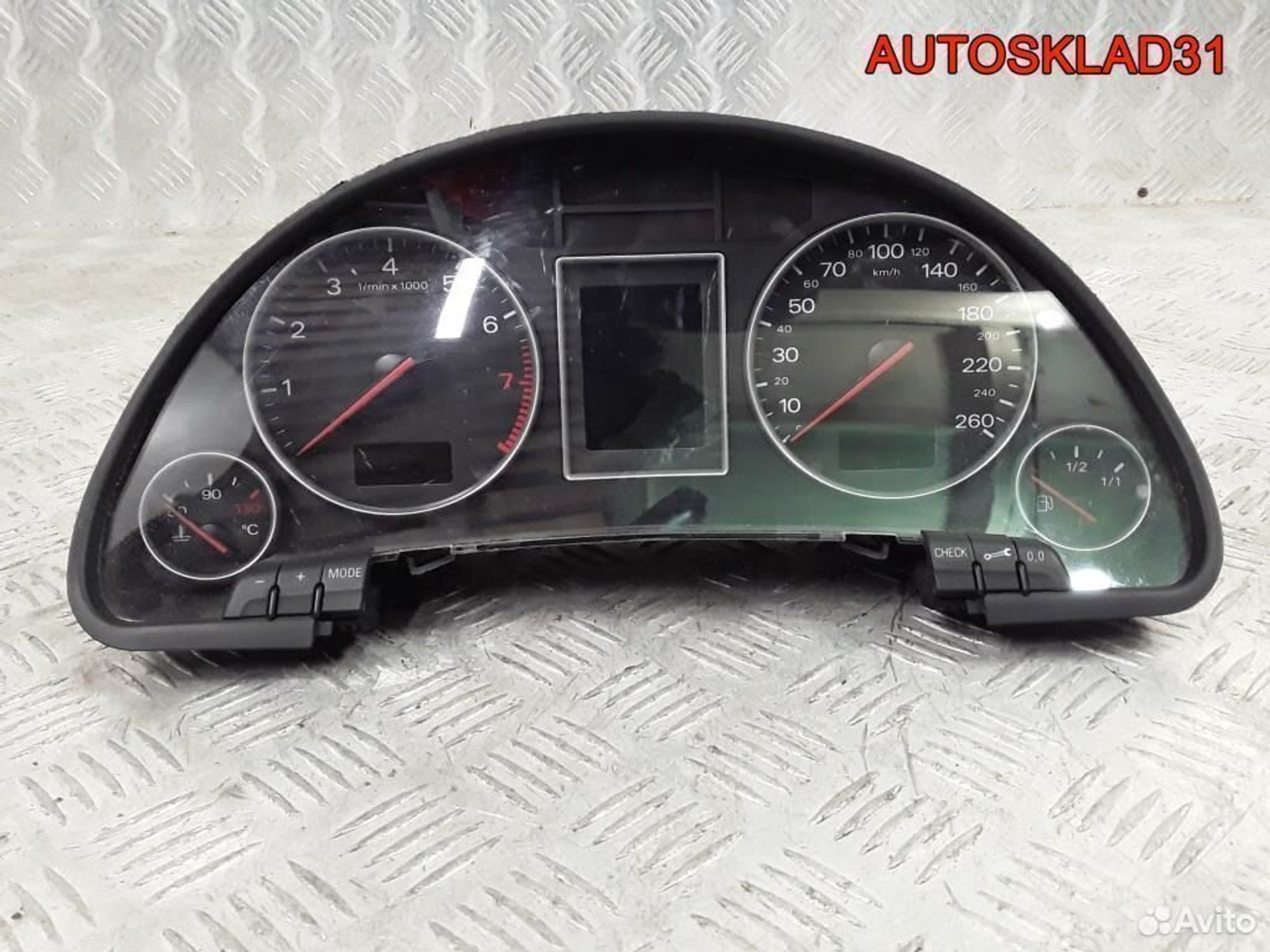 Панель приборов Audi A4 B6 8E0920900N бензин, 4100 рублей, Дубовое