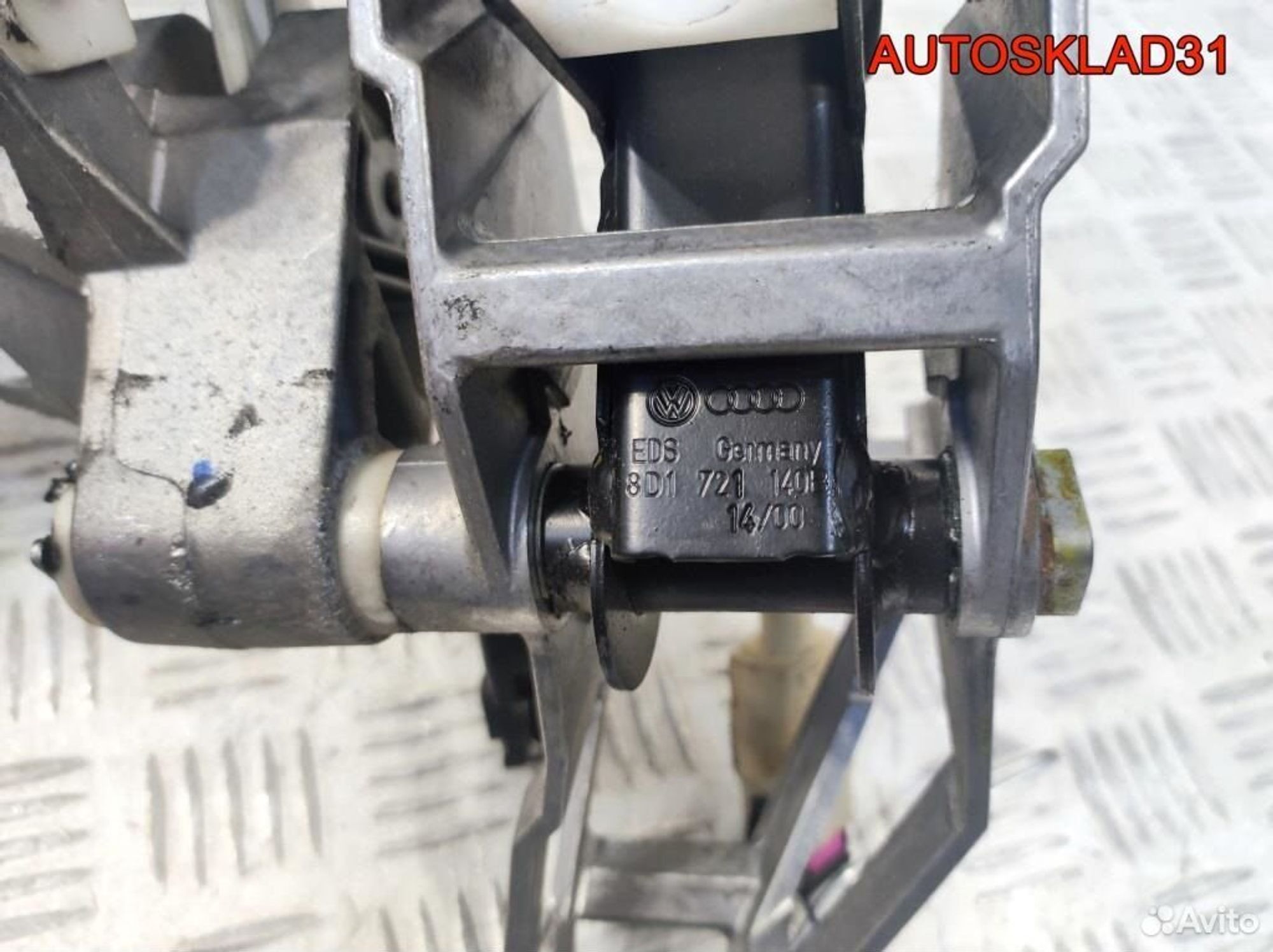 Блок педалей МКПП Volkswagen Passat B5 8D1721117K, 3600 рублей, Дубовое