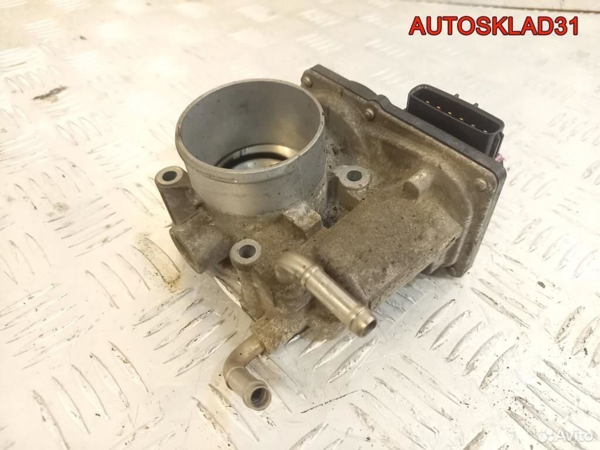 Заслонка дроссельная Toyota Yaris 1NR 2203047010, 3700 рублей, Дубовое