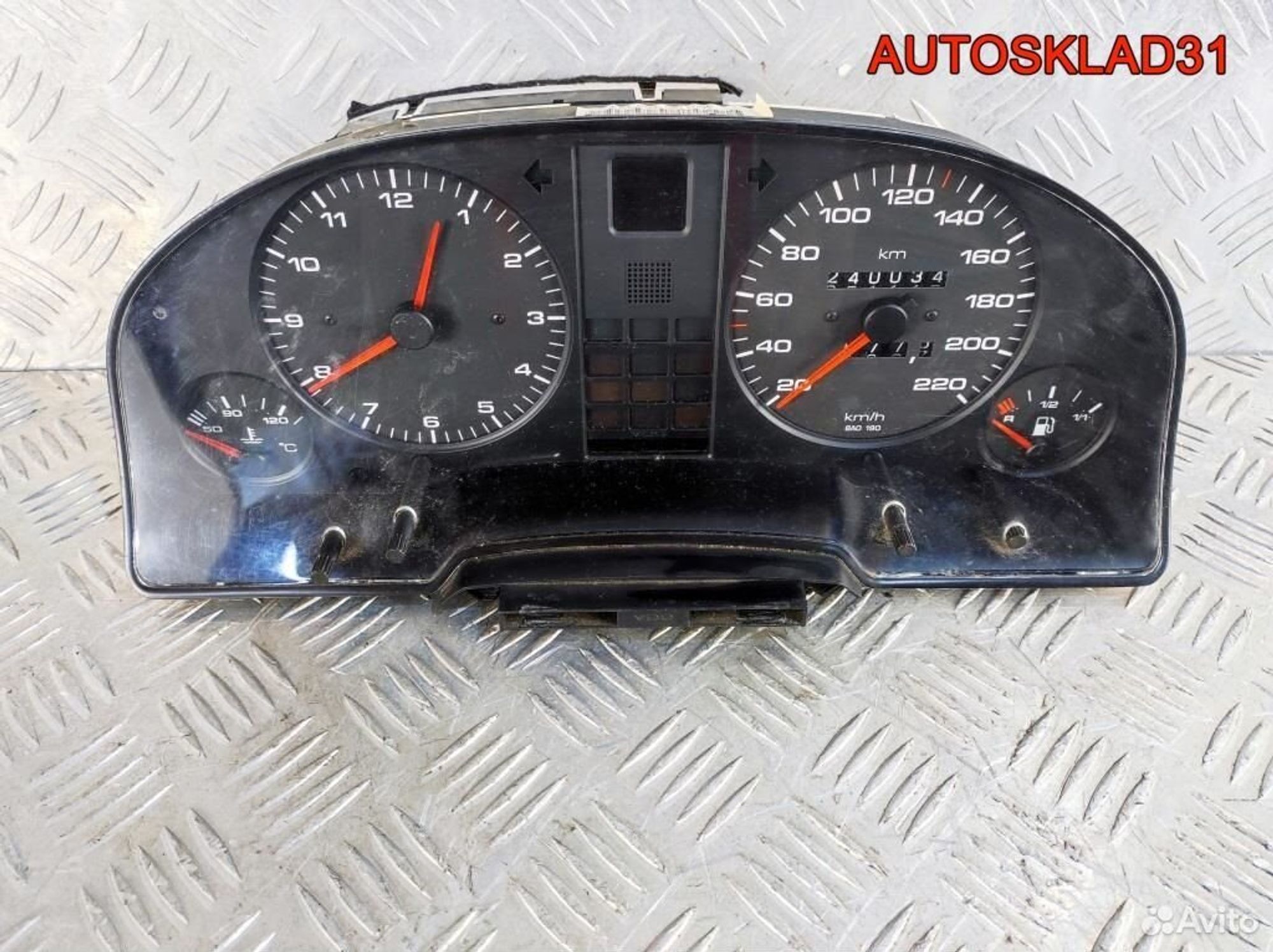Панель приборов Audi 80 B4 8A0919033CA Дизель, 8100 рублей, Дубовое