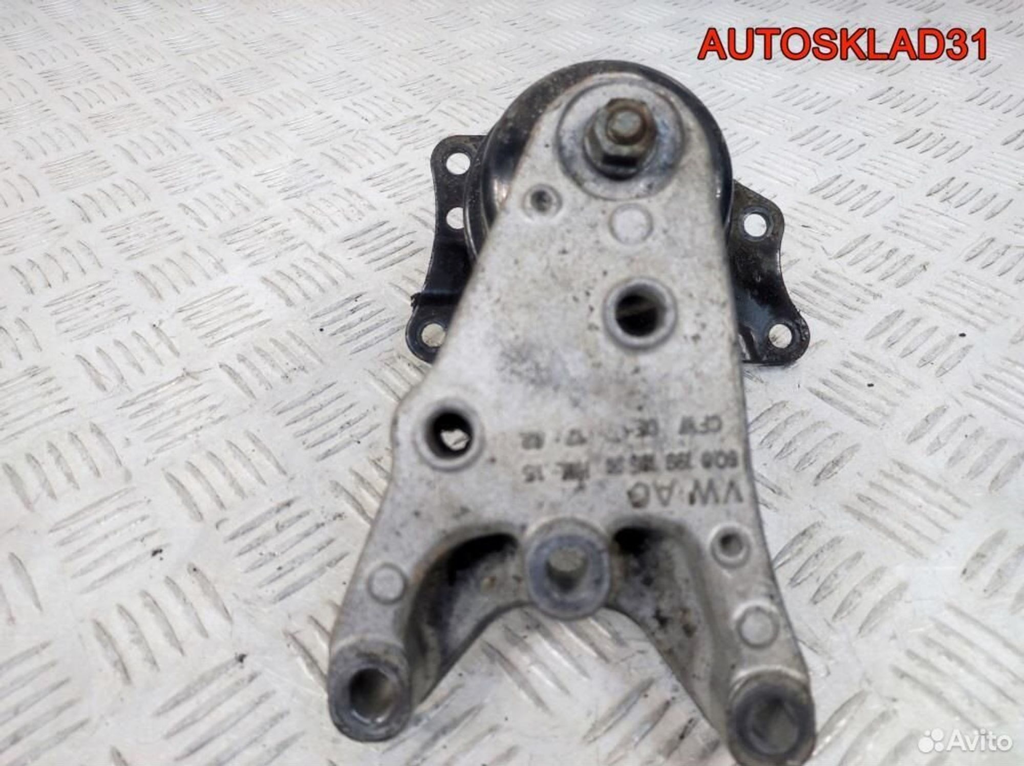 Кронштейн двигателя правый VW Polo AZQ 6Q0199185M, 2600 рублей, Дубовое