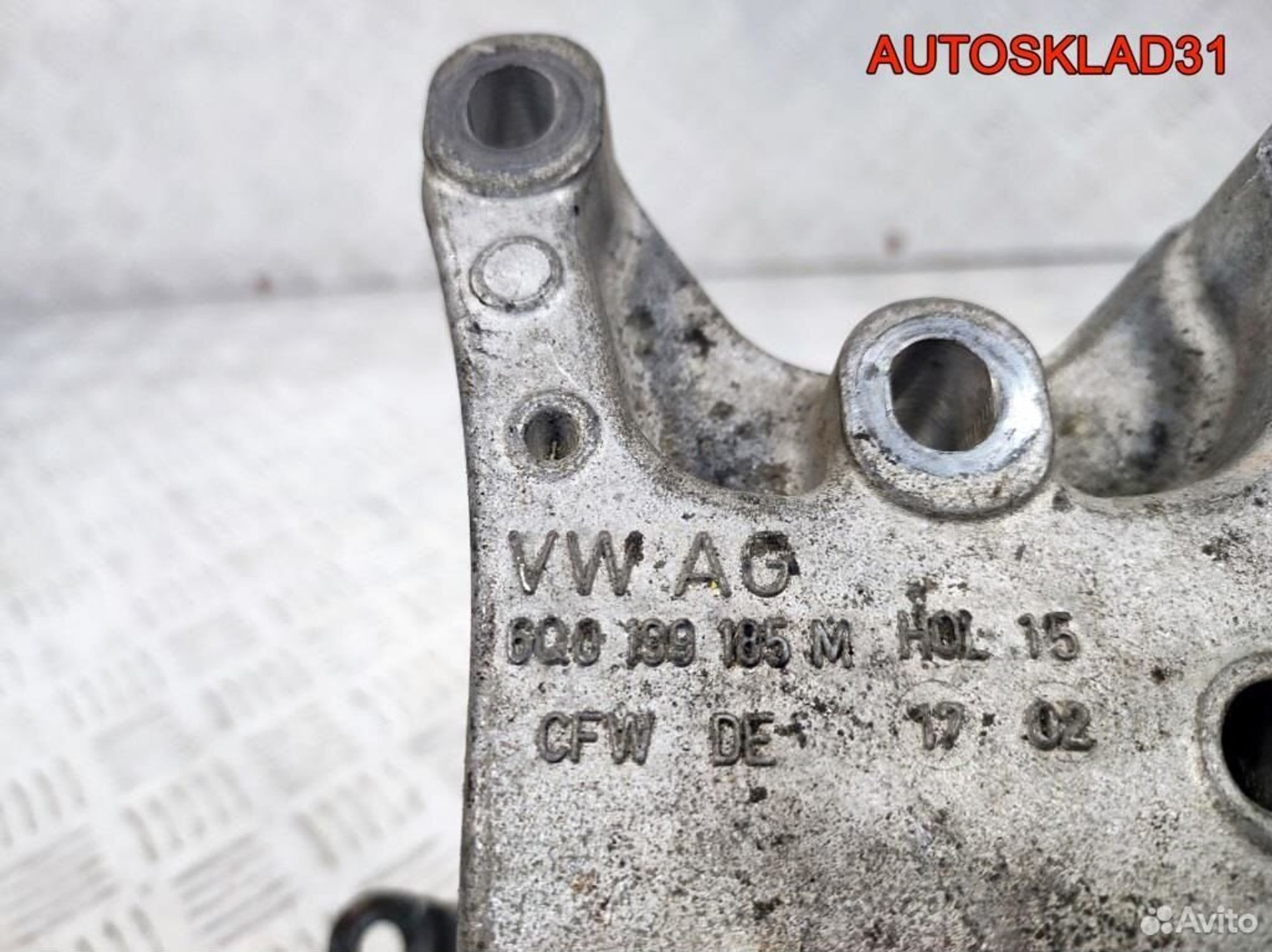 Кронштейн двигателя правый VW Polo AZQ 6Q0199185M, 2600 рублей, Дубовое