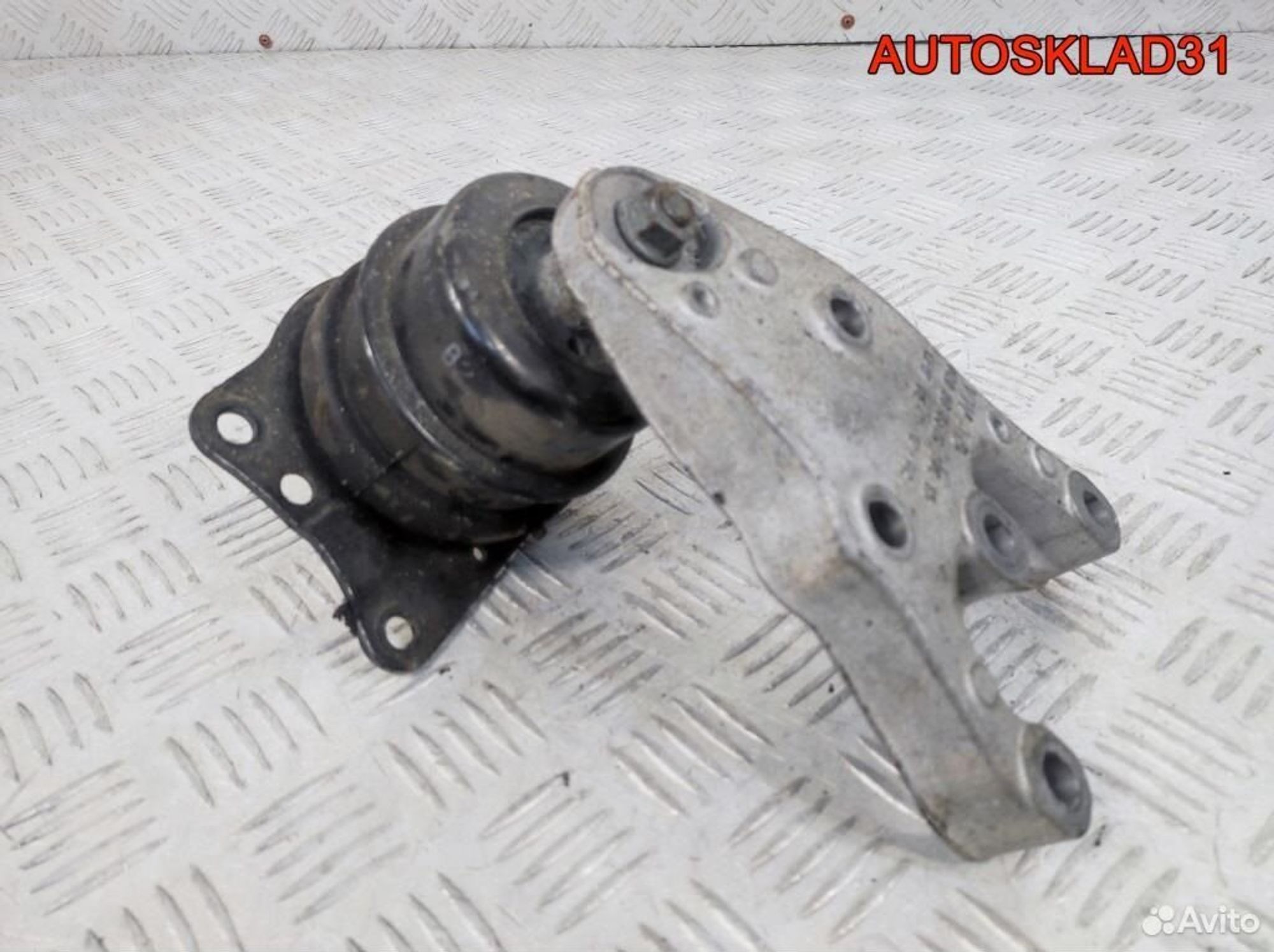 Кронштейн двигателя правый VW Polo AZQ 6Q0199185M, 2600 рублей, Дубовое