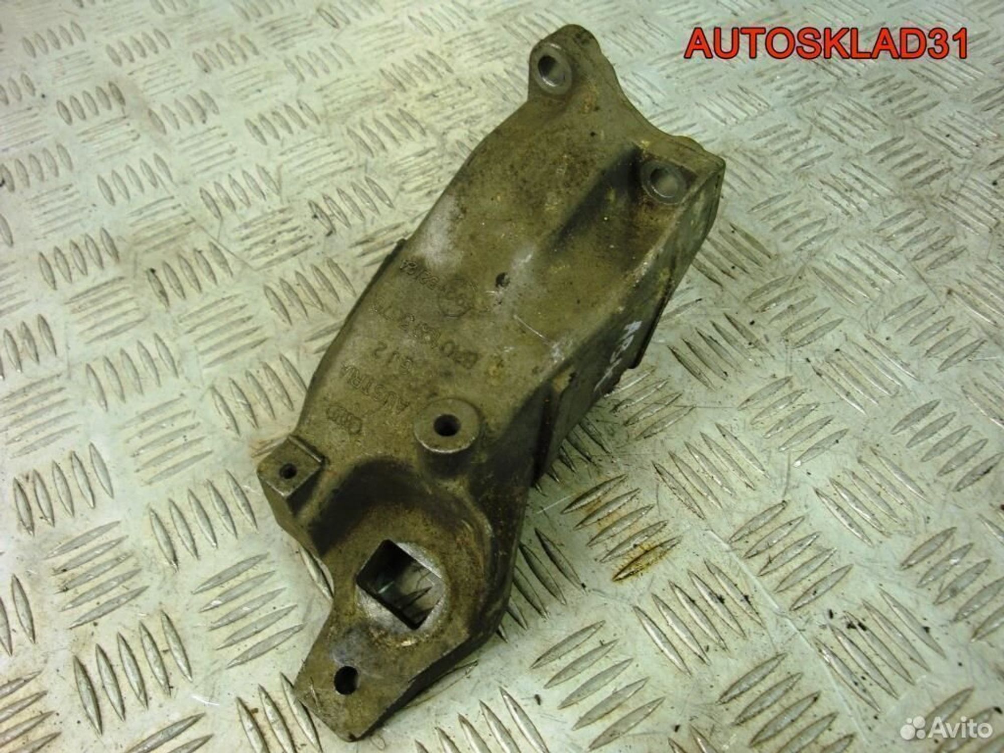 Кронштейн двигателя левый Audi 80 B4 8а0199307с, 600 рублей, Дубовое