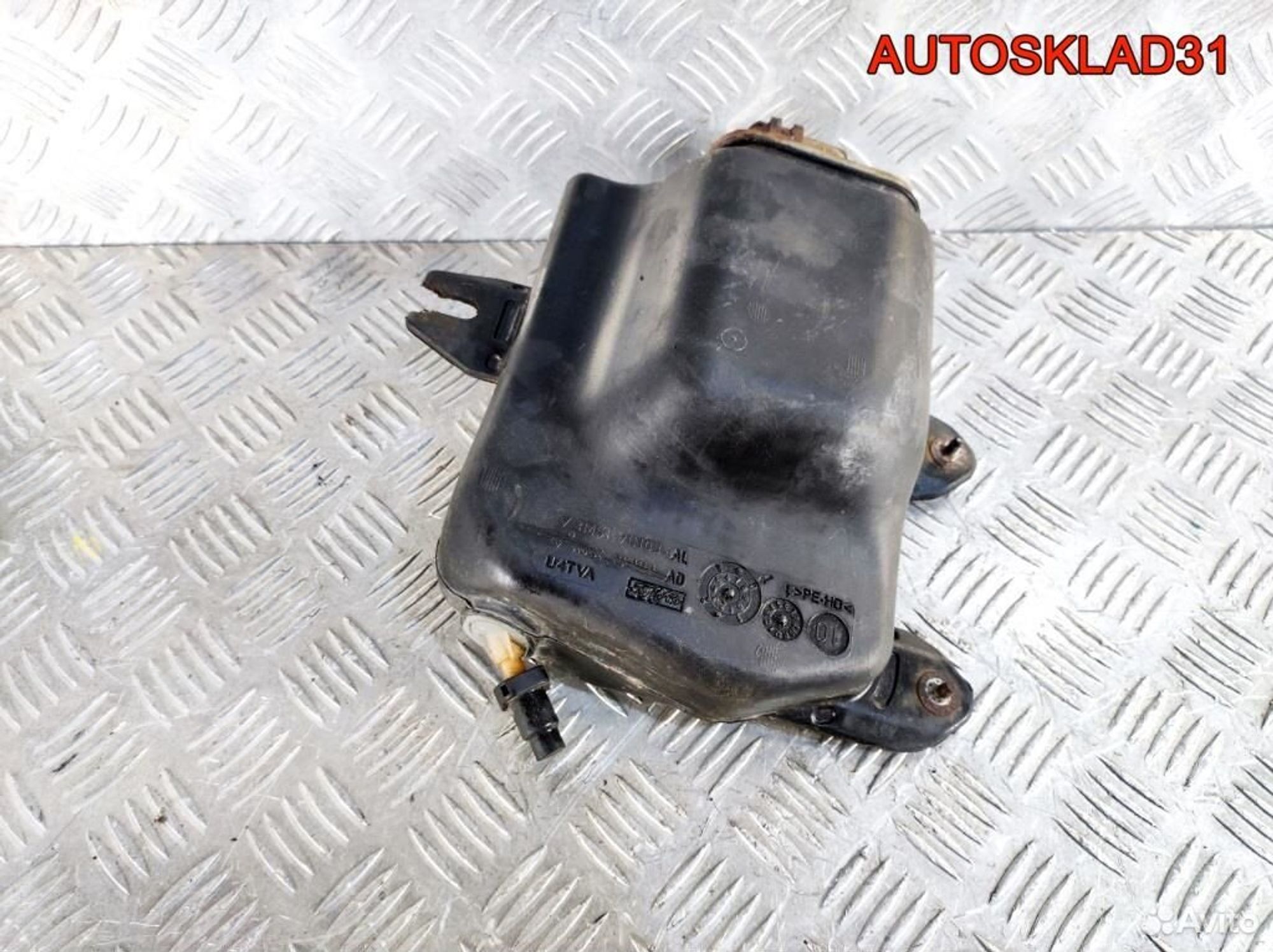 Бак для AdBlue Ford Focus 2 3C103ALM519, 1700 рублей, Дубовое