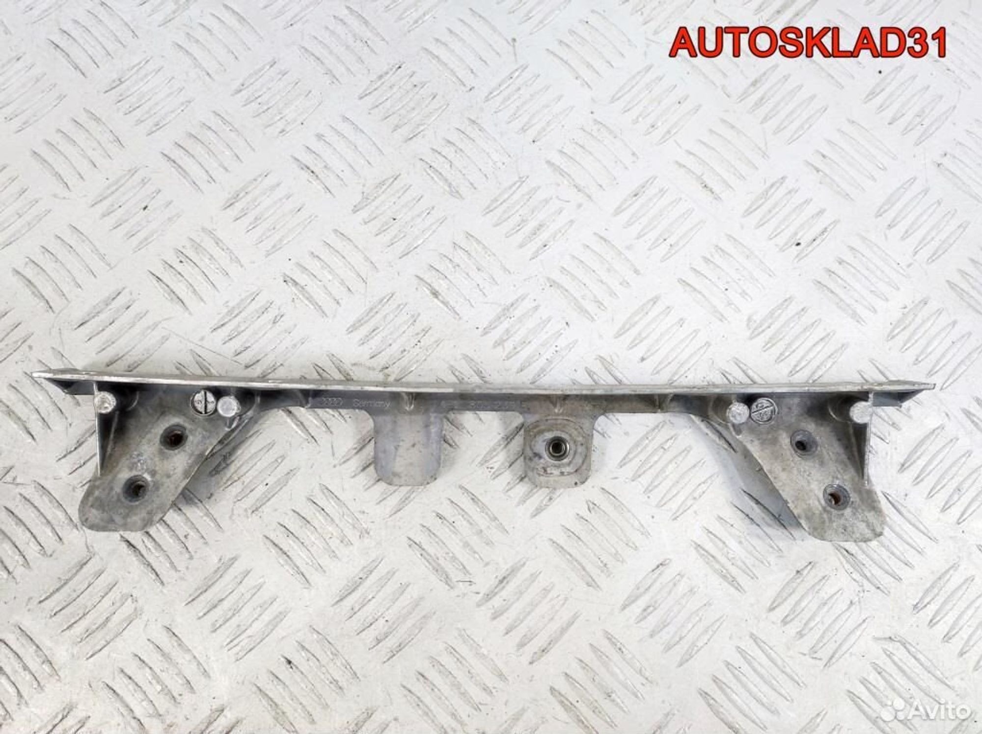 Кронштейн радиатора Audi A8 D3 4E1805239B, 500 рублей, Дубовое