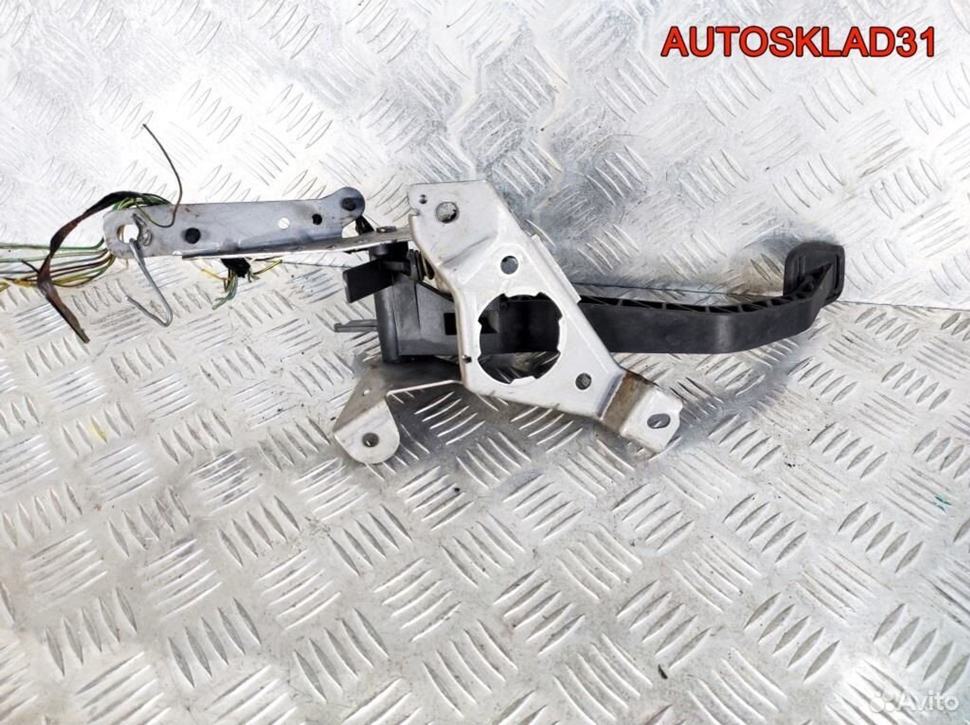 Педаль сцепления Ford Focus 2 4M517B633XD, 1100 рублей, Дубовое