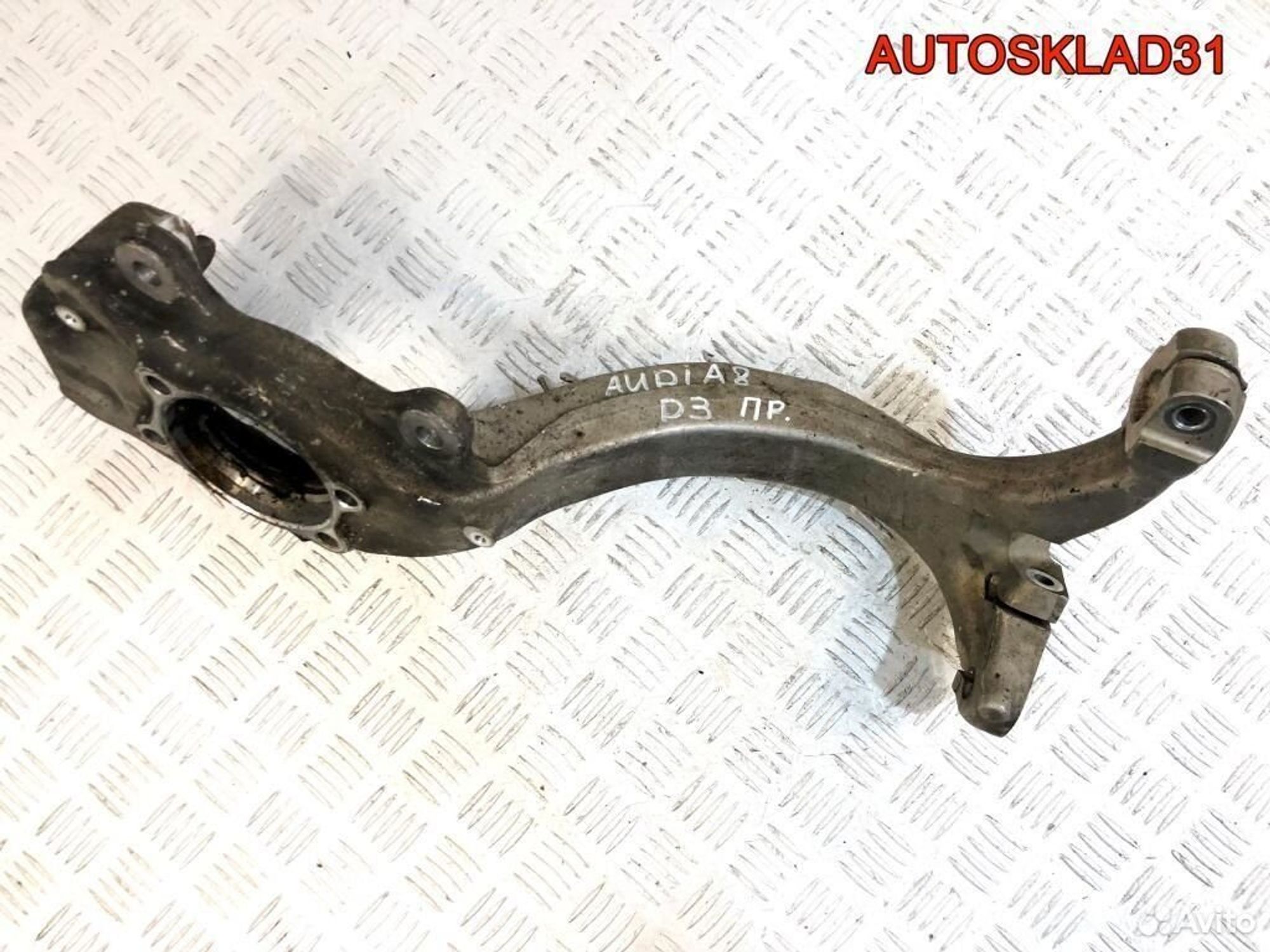 Кулак поворотный перед правый Audi A8 D3 4E0258G, 7000 рублей, Дубовое