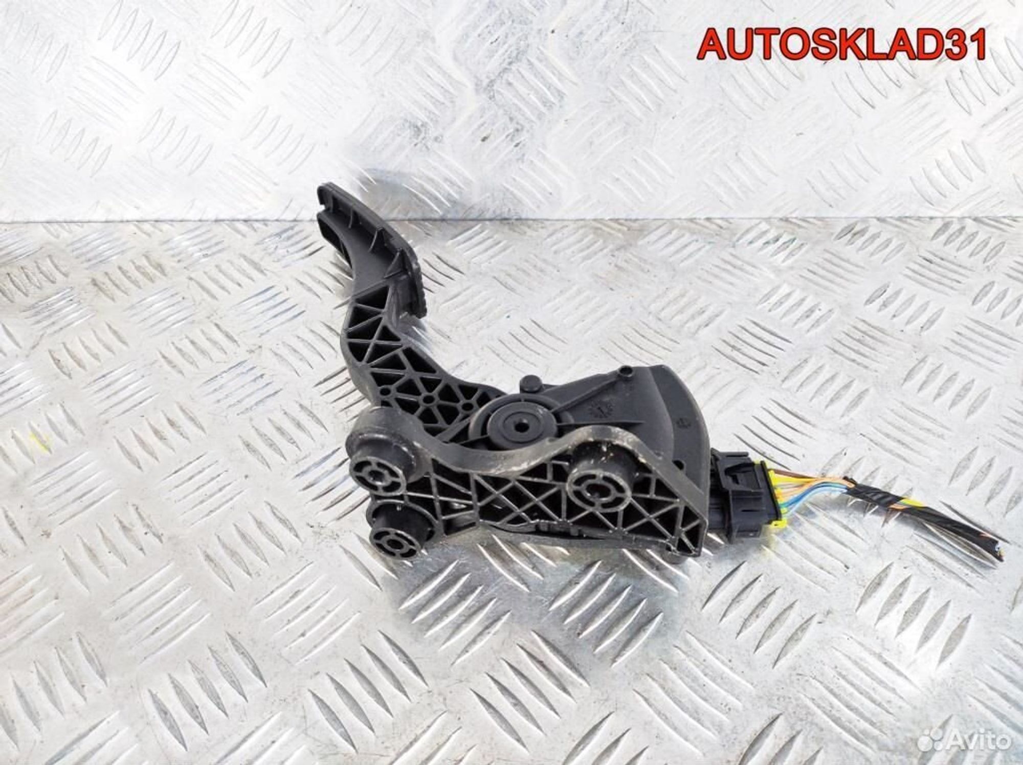 Педаль газа Kia Ceed 327002H300, 2100 рублей, Дубовое