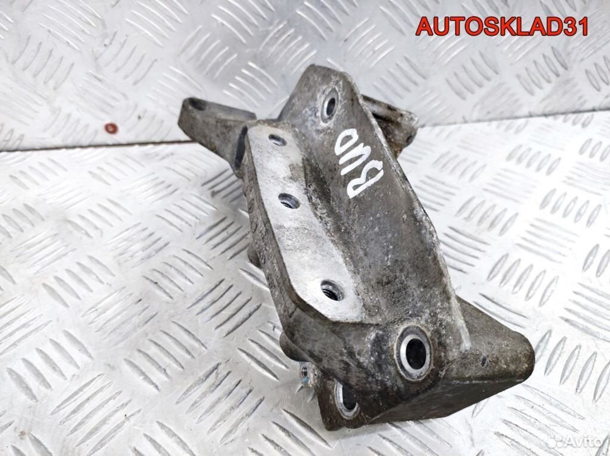 Кронштейн двигателя правый VW Polo 036199275AB, 1100 рублей, Дубовое