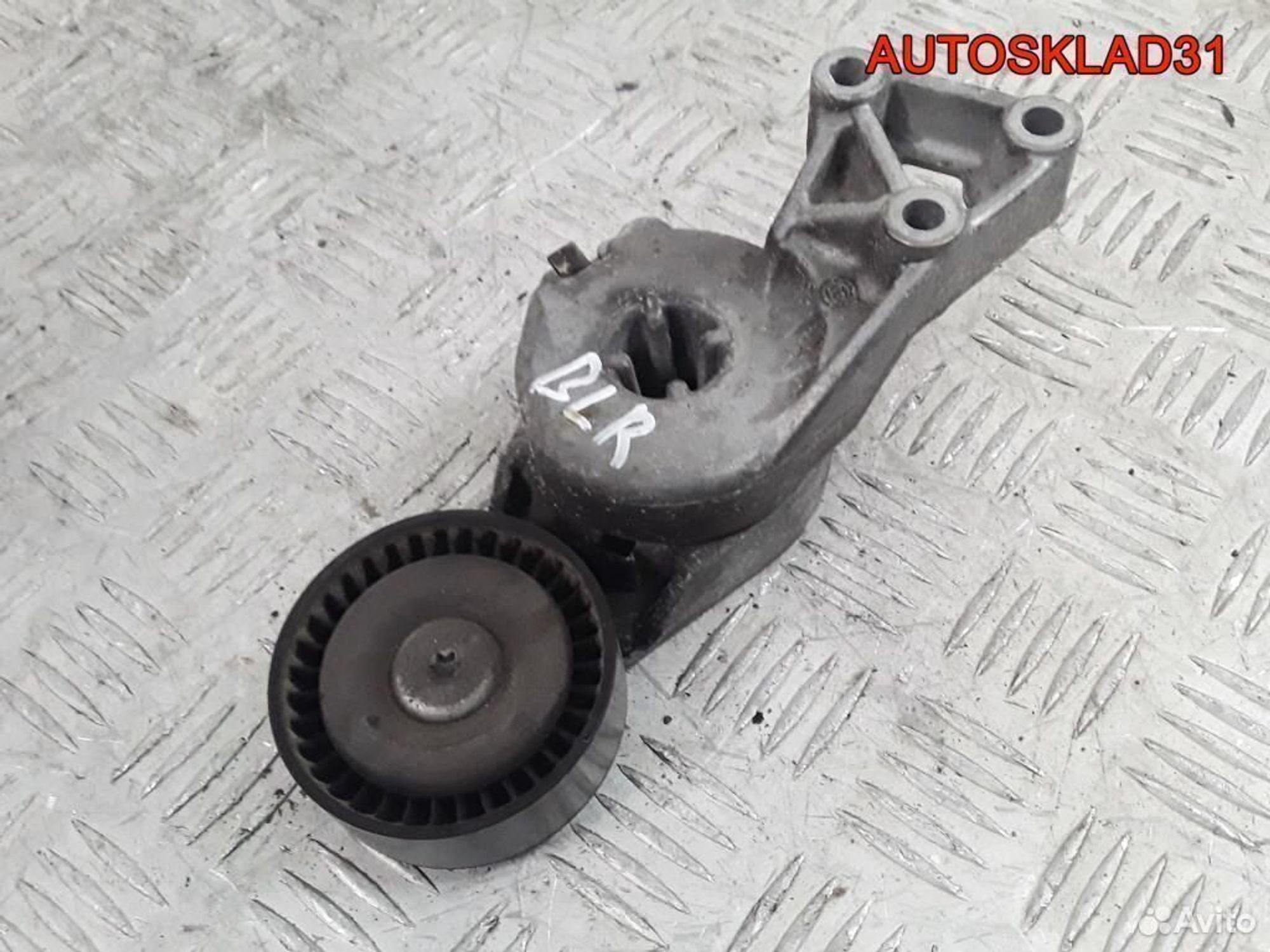 Натяжитель ремня VW Golf IV/Bora 1997-2005 год Двигатель 1.6 8V AKL 101 л/с Бензин 06A903315F, 500 рублей, Дубовое