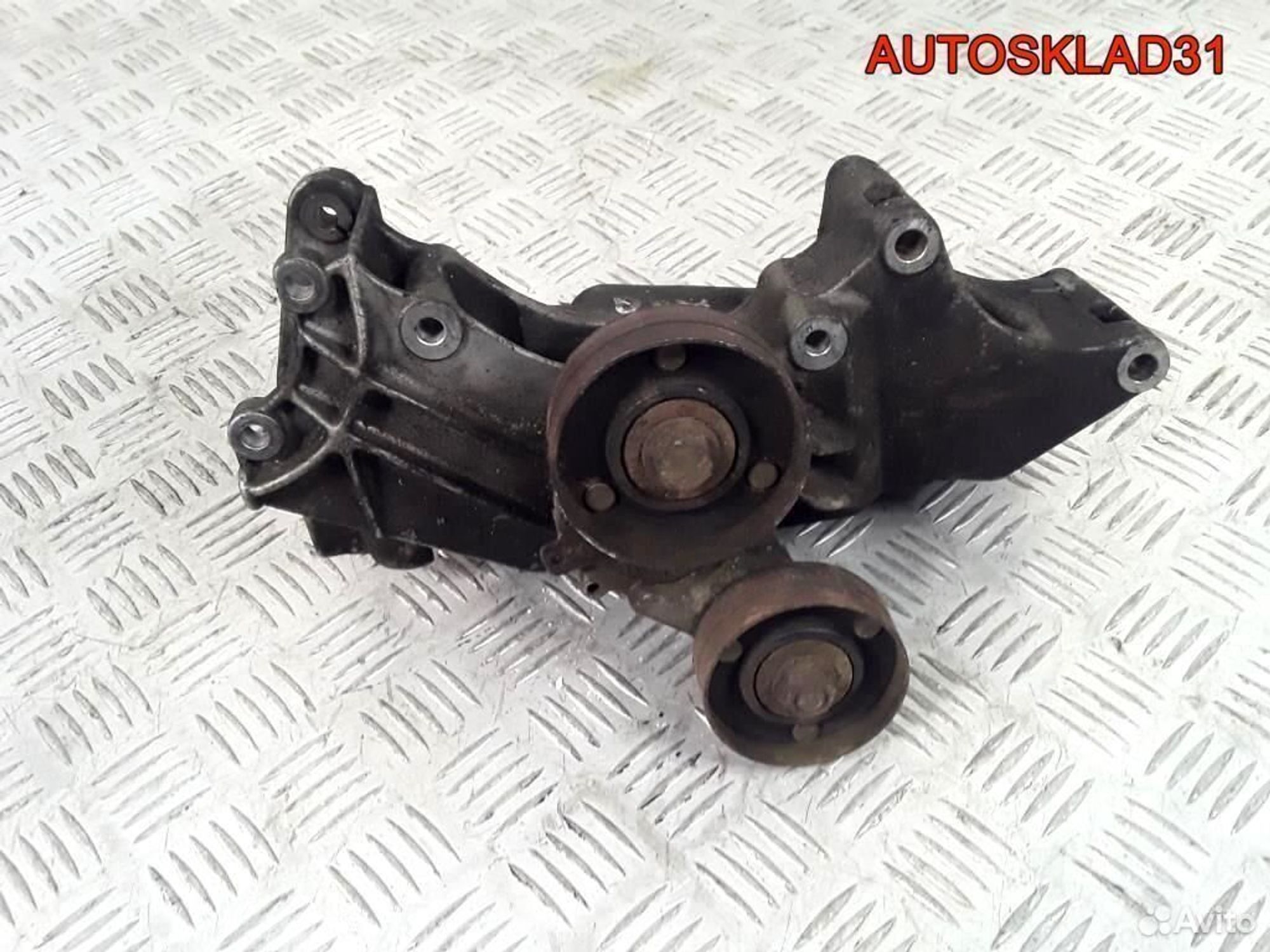 Кронштейн кондиционера VW Golf 4 032145169Q, 2900 рублей, Дубовое