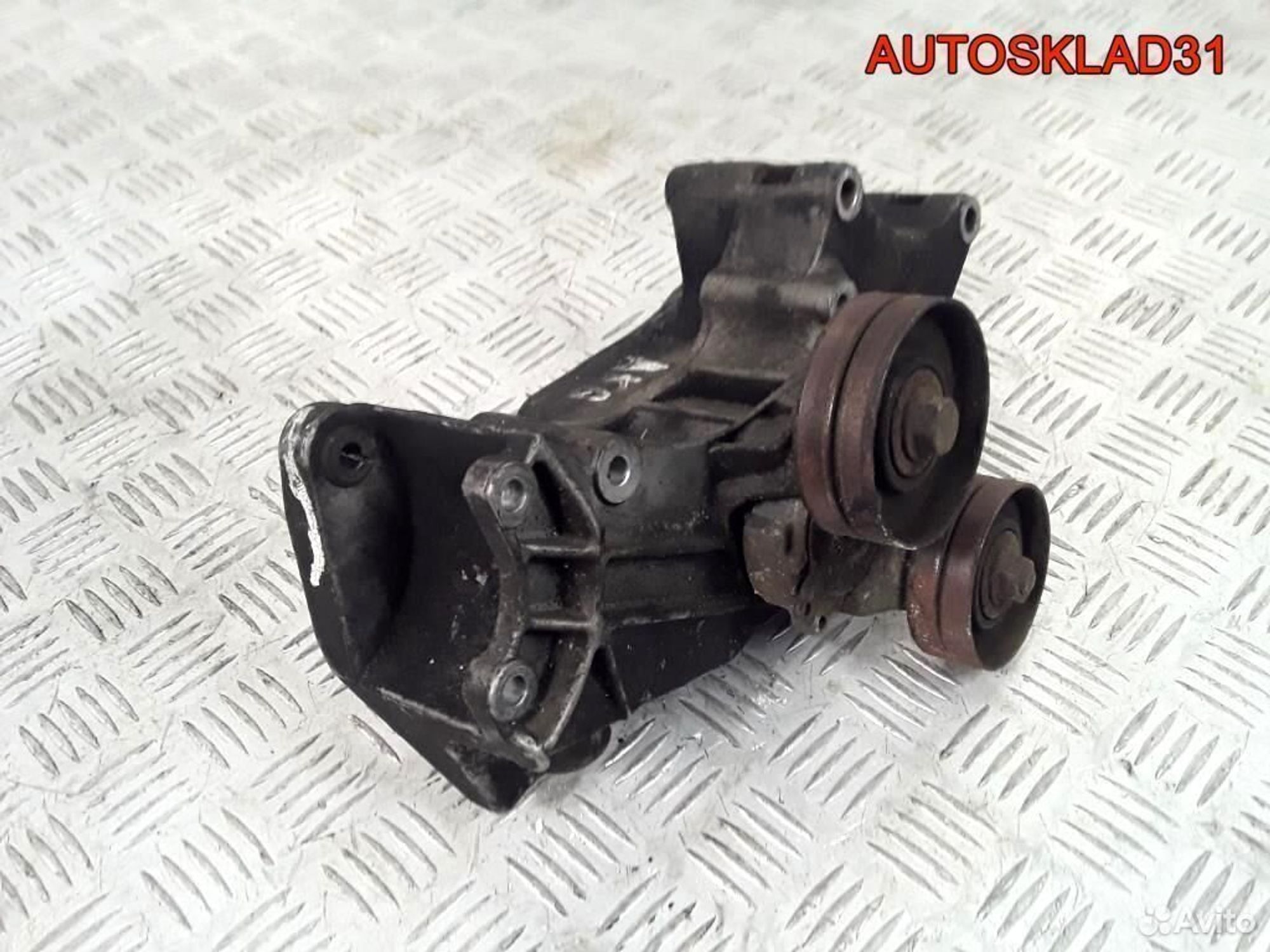 Кронштейн кондиционера VW Golf 4 032145169Q, 2900 рублей, Дубовое