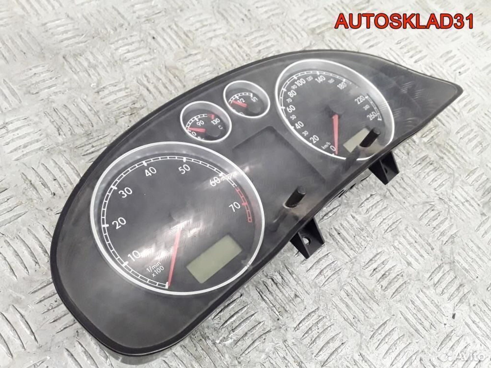 Панель приборов Volkswagen Passat B5+ 3B0920805, 4100 рублей, Дубовое