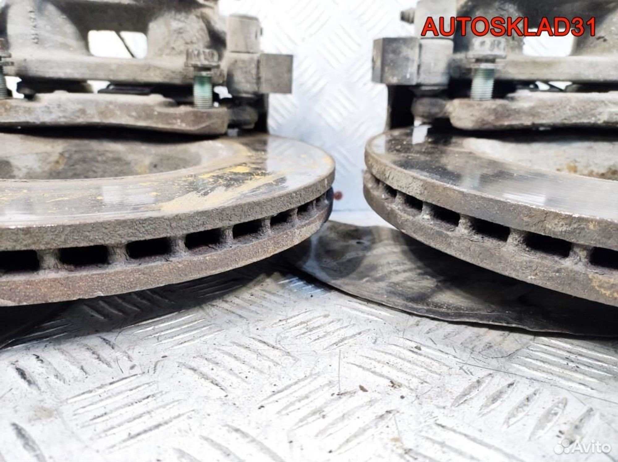 Суппорт тормозной передний комплект Audi A8 2D, 12200 рублей, Дубовое