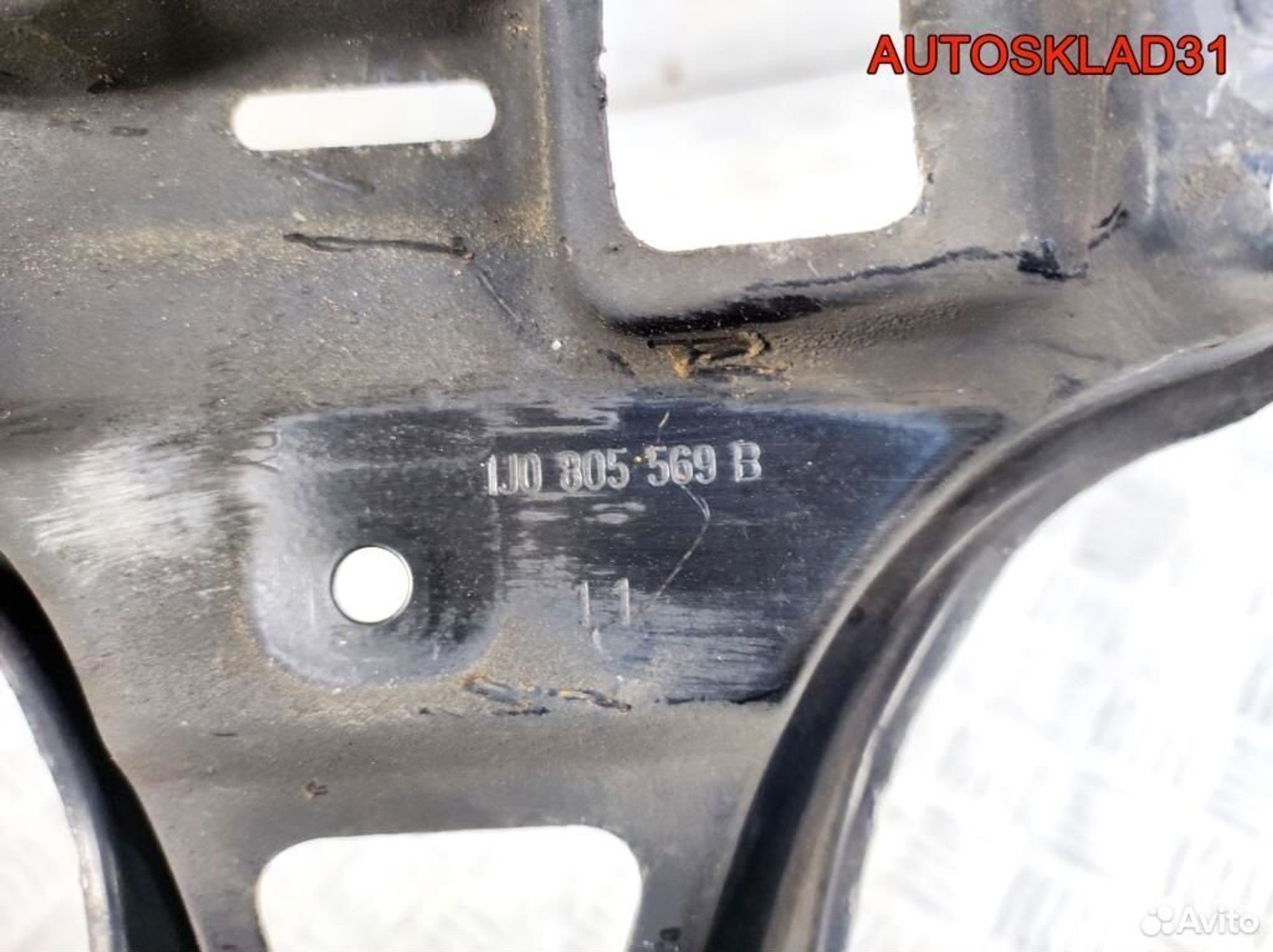 Кронштейн замка капота VW Golf 4 1J0805569B, 600 рублей, Дубовое