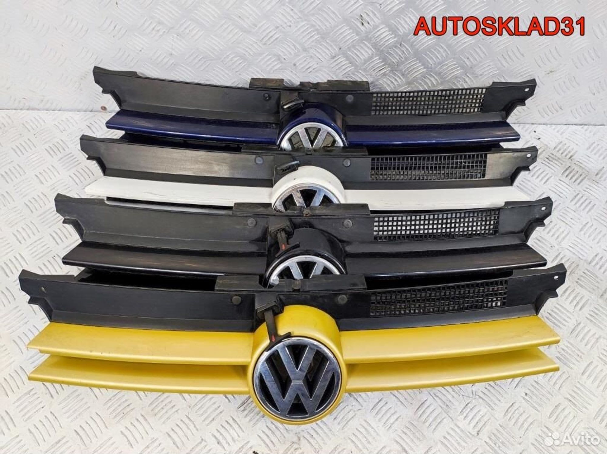 Решетка радиатора Volkswagen Golf 4 1J0853651F, 2100 рублей, Дубовое