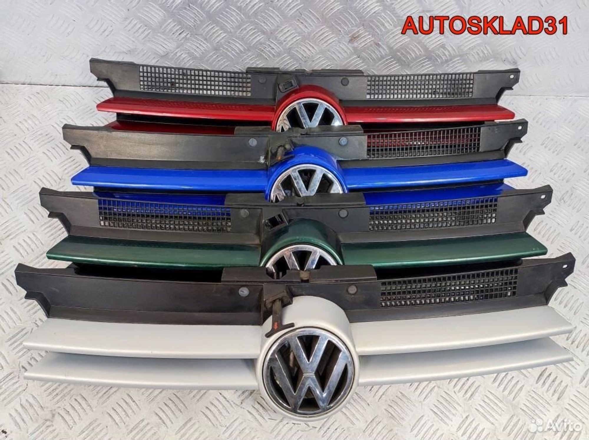 Решетка радиатора Volkswagen Golf 4 1J0853651F, 2100 рублей, Дубовое