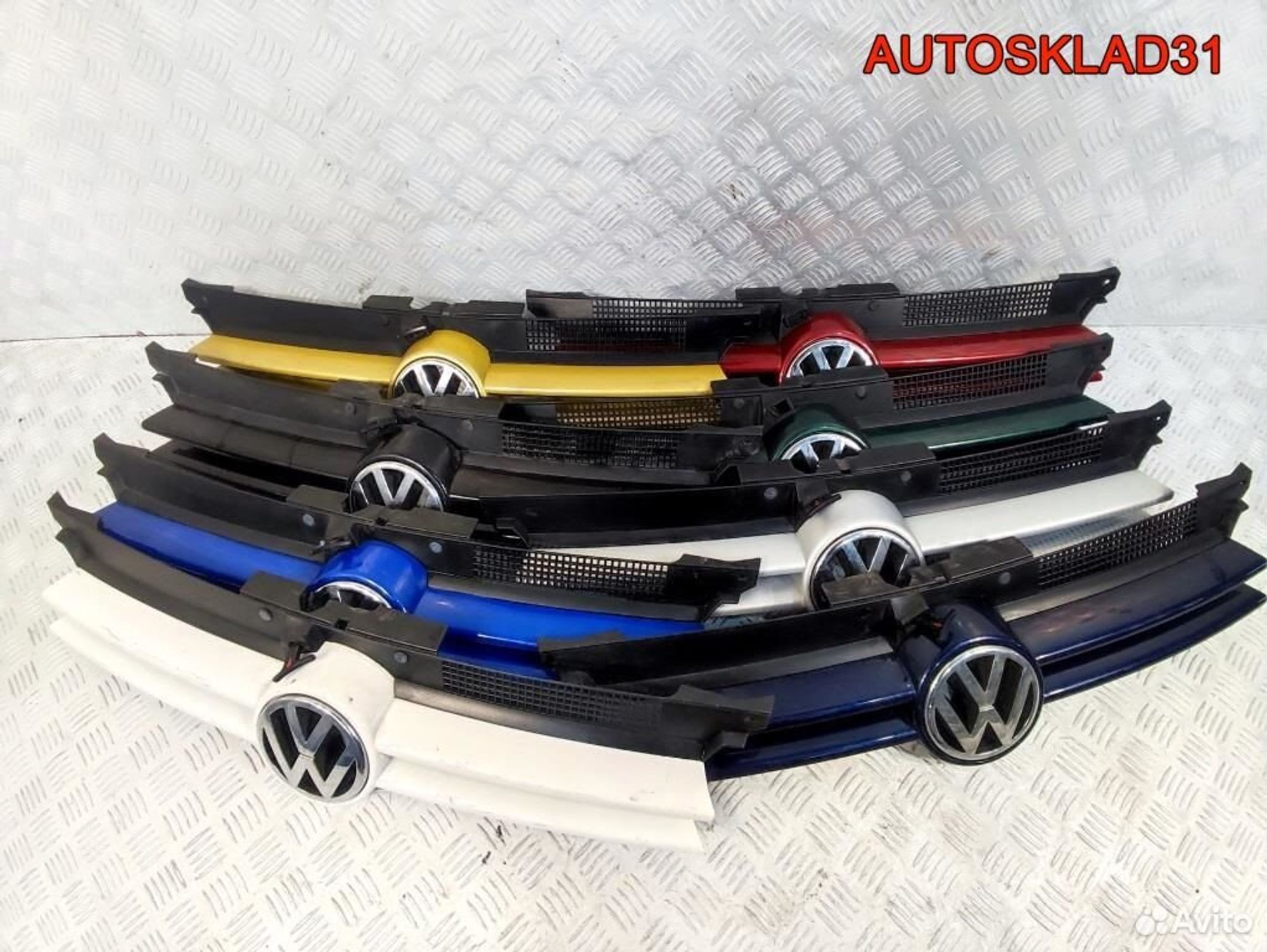 Решетка радиатора Volkswagen Golf 4 1J0853651F, 2100 рублей, Дубовое