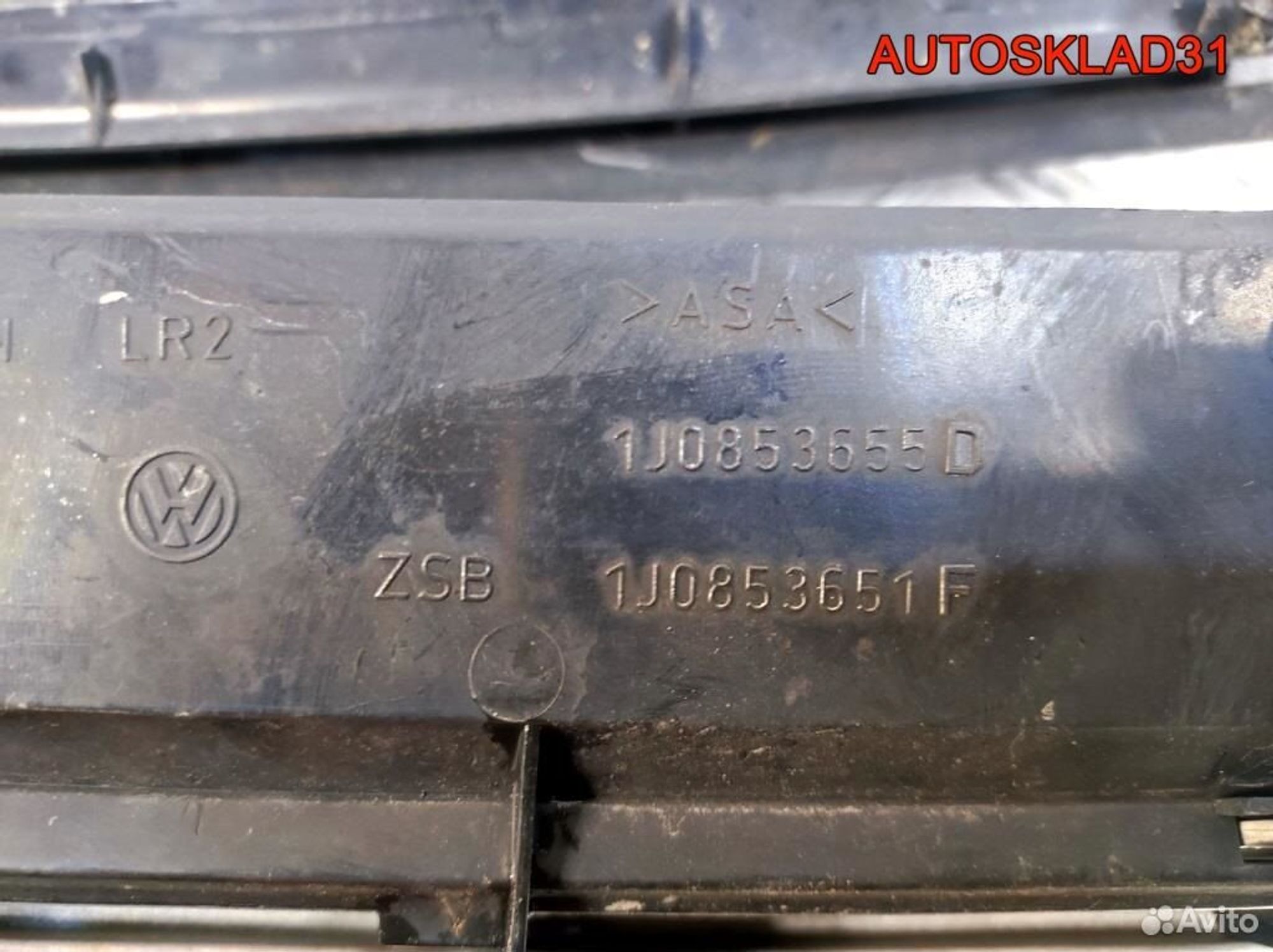 Решетка радиатора Volkswagen Golf 4 1J0853651F, 2100 рублей, Дубовое