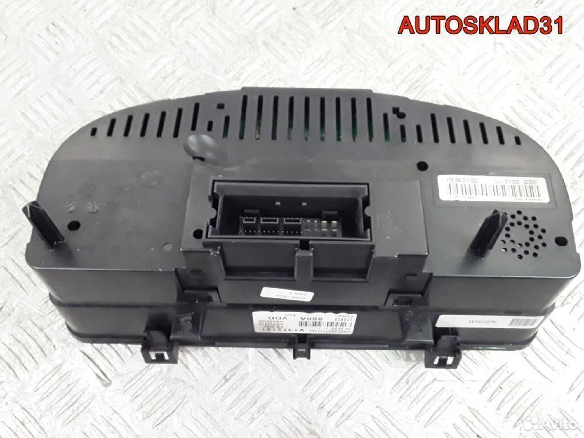Панель приборов VW Touran 1T0920860A Дизель, 3600 рублей, Дубовое