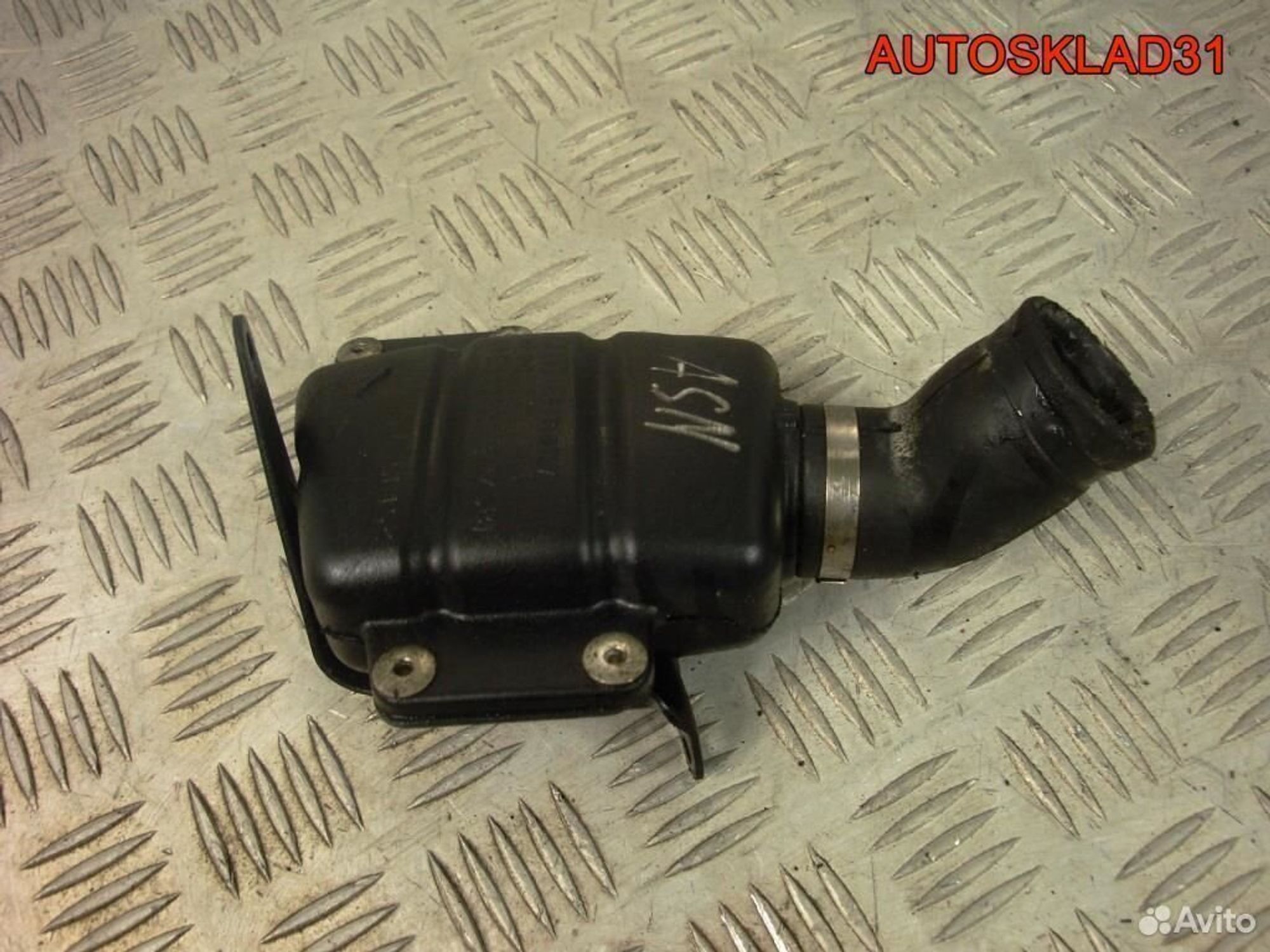 Резонатор воздушного фильтра Audi A6 C5 06C133911B, 1200 рублей, Дубовое