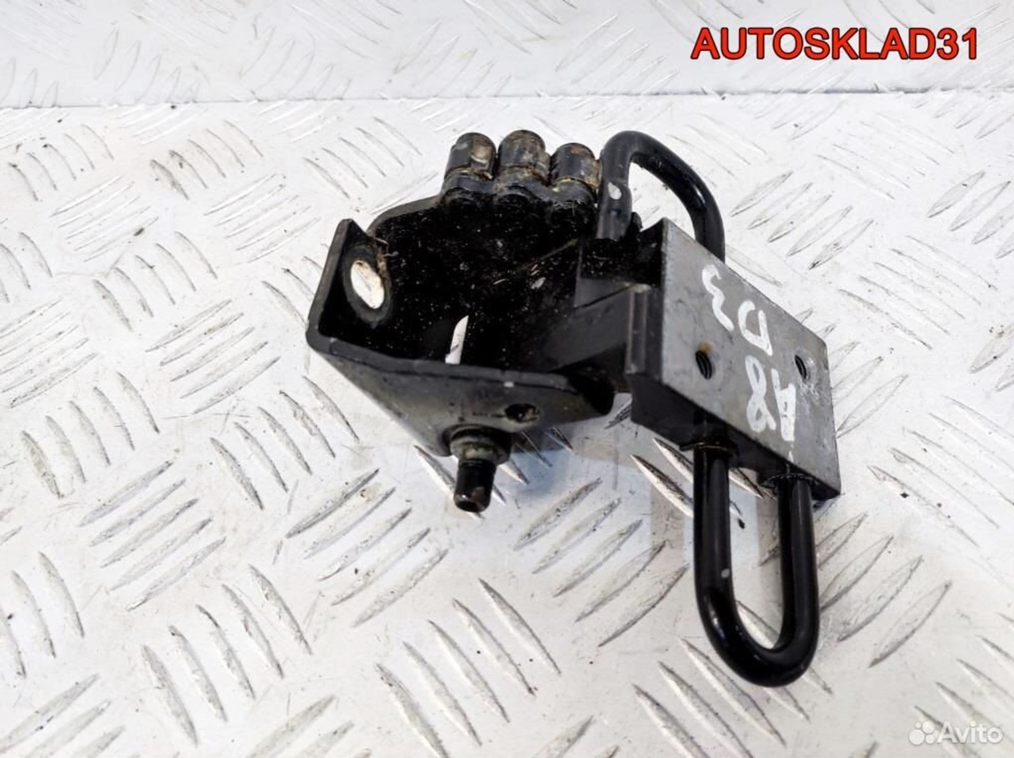 Петля двери задней правой Audi A8 D3 4E0833412C, 1700 рублей, Дубовое