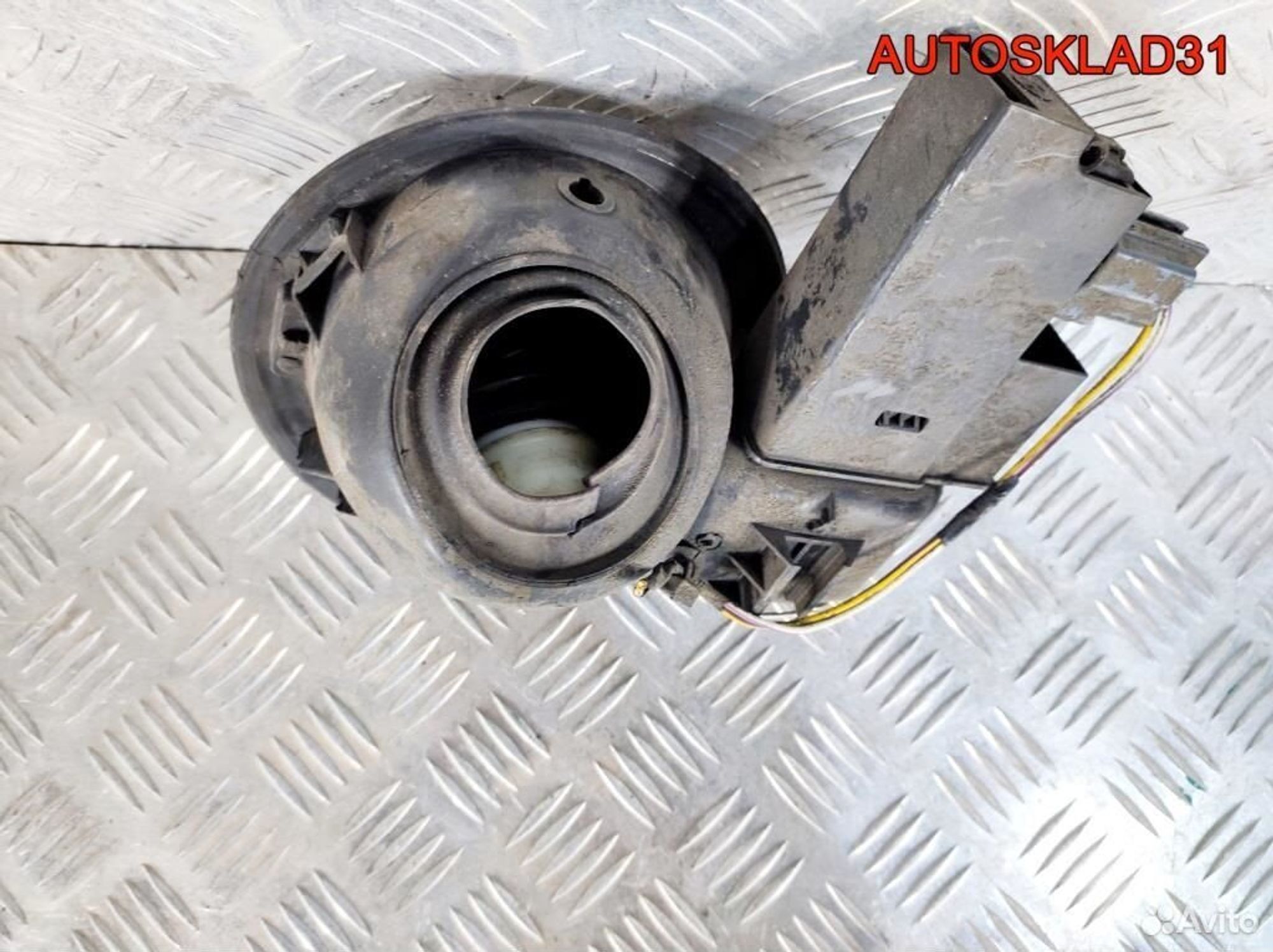 Лючок бензобака в сборе Ford Focus 2 4M51A405A02AB, 3200 рублей, Дубовое