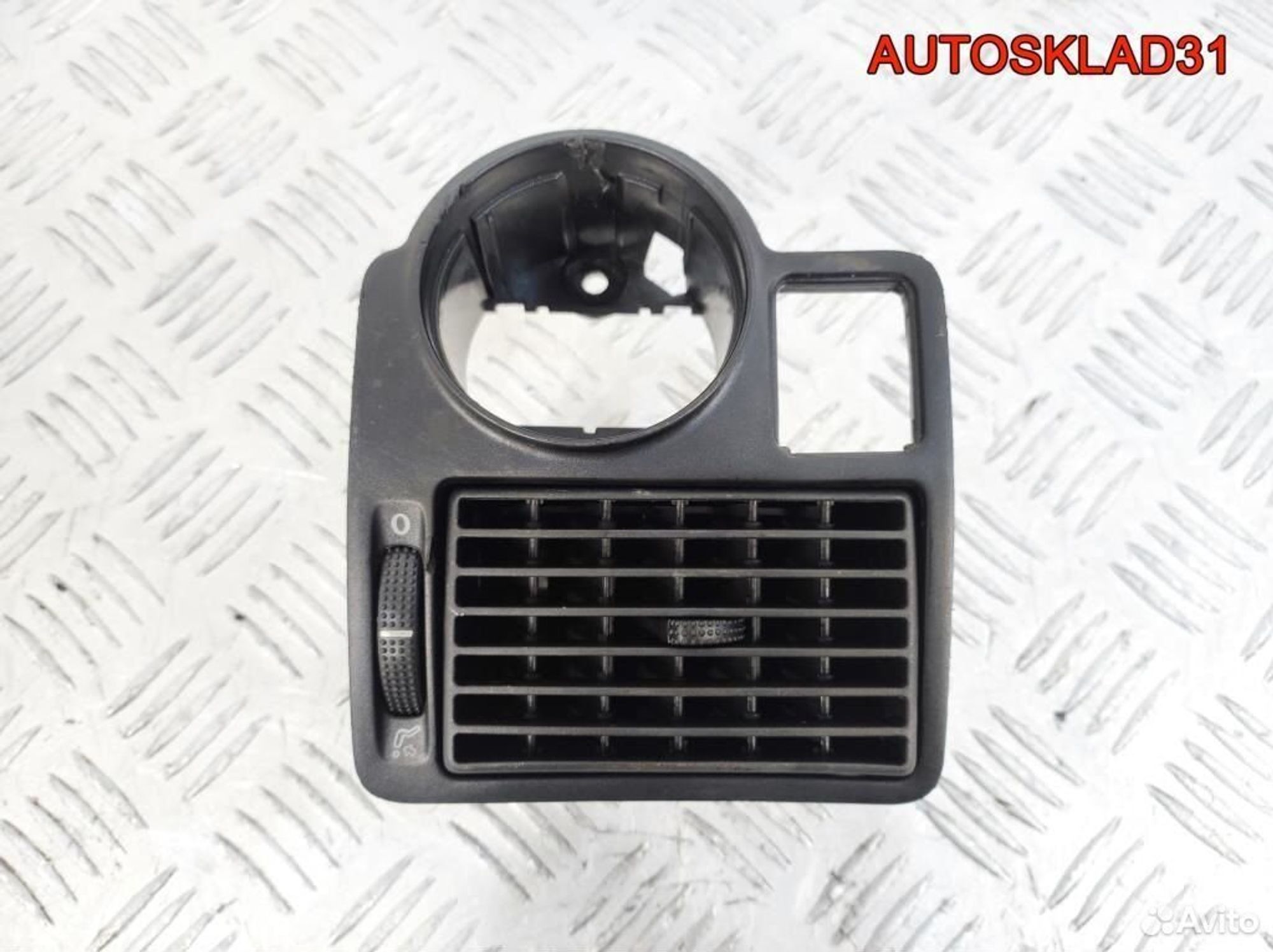 Дефлектор воздушный левый VW Golf 4 1J1815715A, 1100 рублей, Дубовое