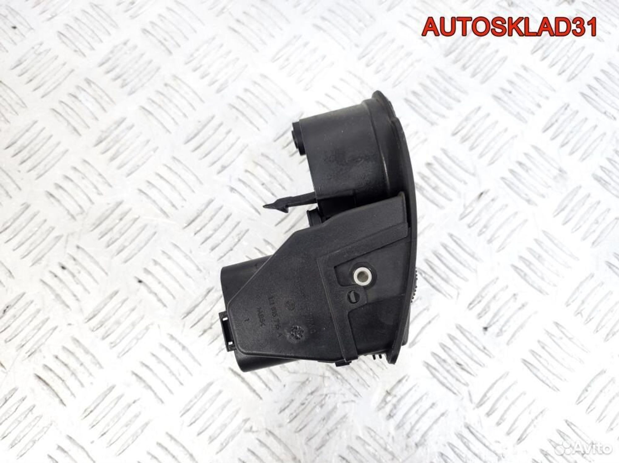 Дефлектор воздушный левый VW Golf 4 1J1815715A, 1100 рублей, Дубовое