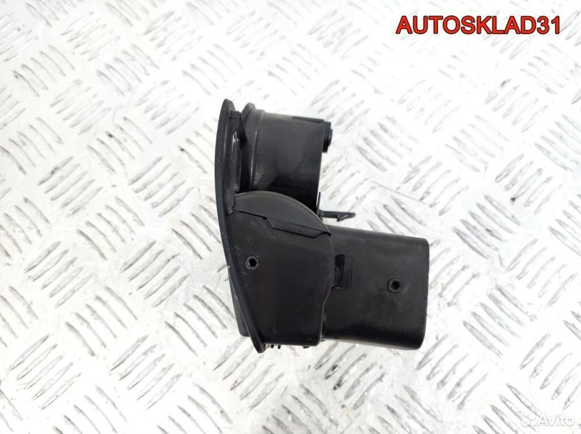 Дефлектор воздушный левый VW Golf 4 1J1815715A, 1100 рублей, Дубовое