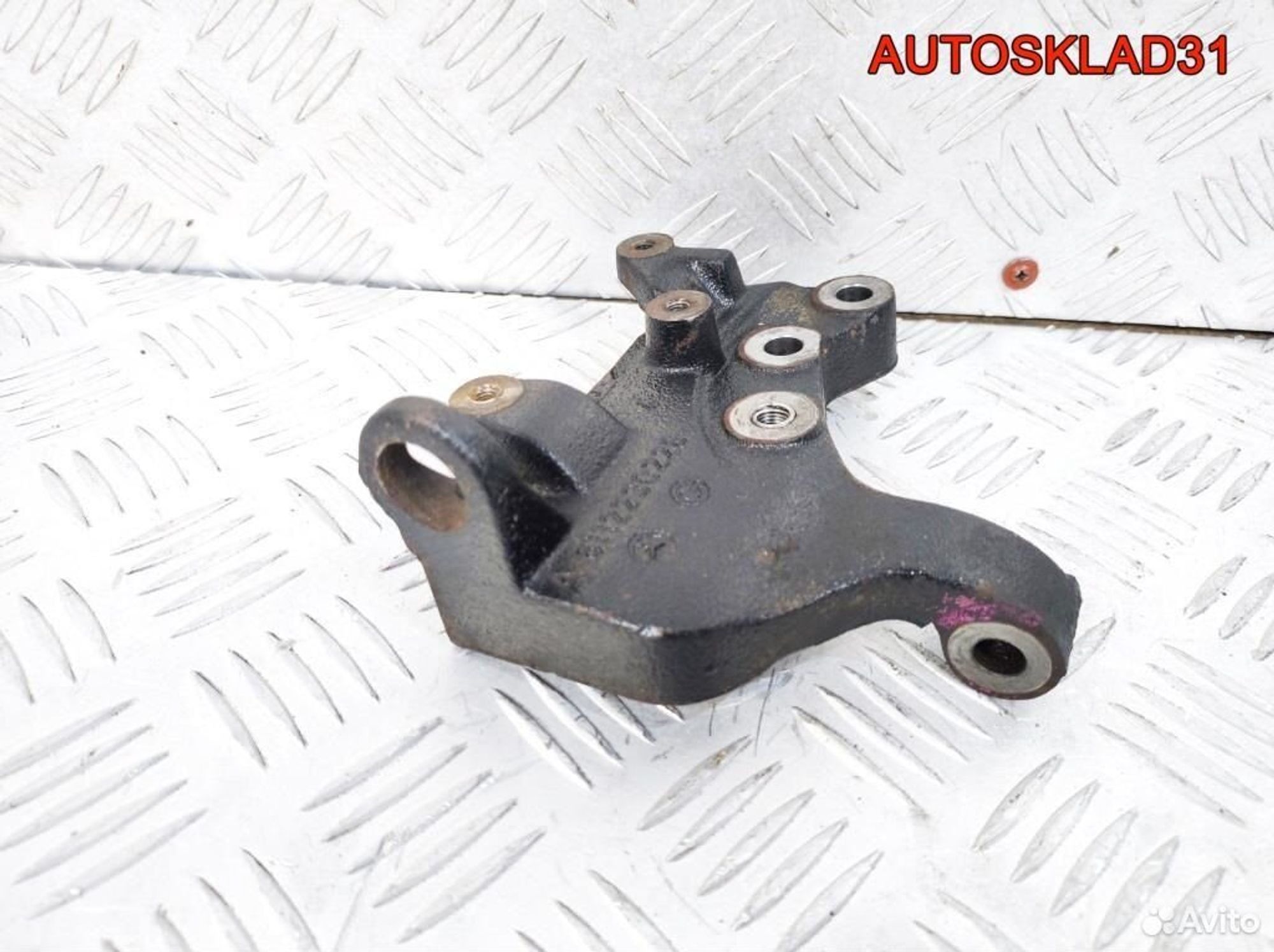 Кронштейн Mercedes Benz Vito 638 A6112230226, 1300 рублей, Дубовое