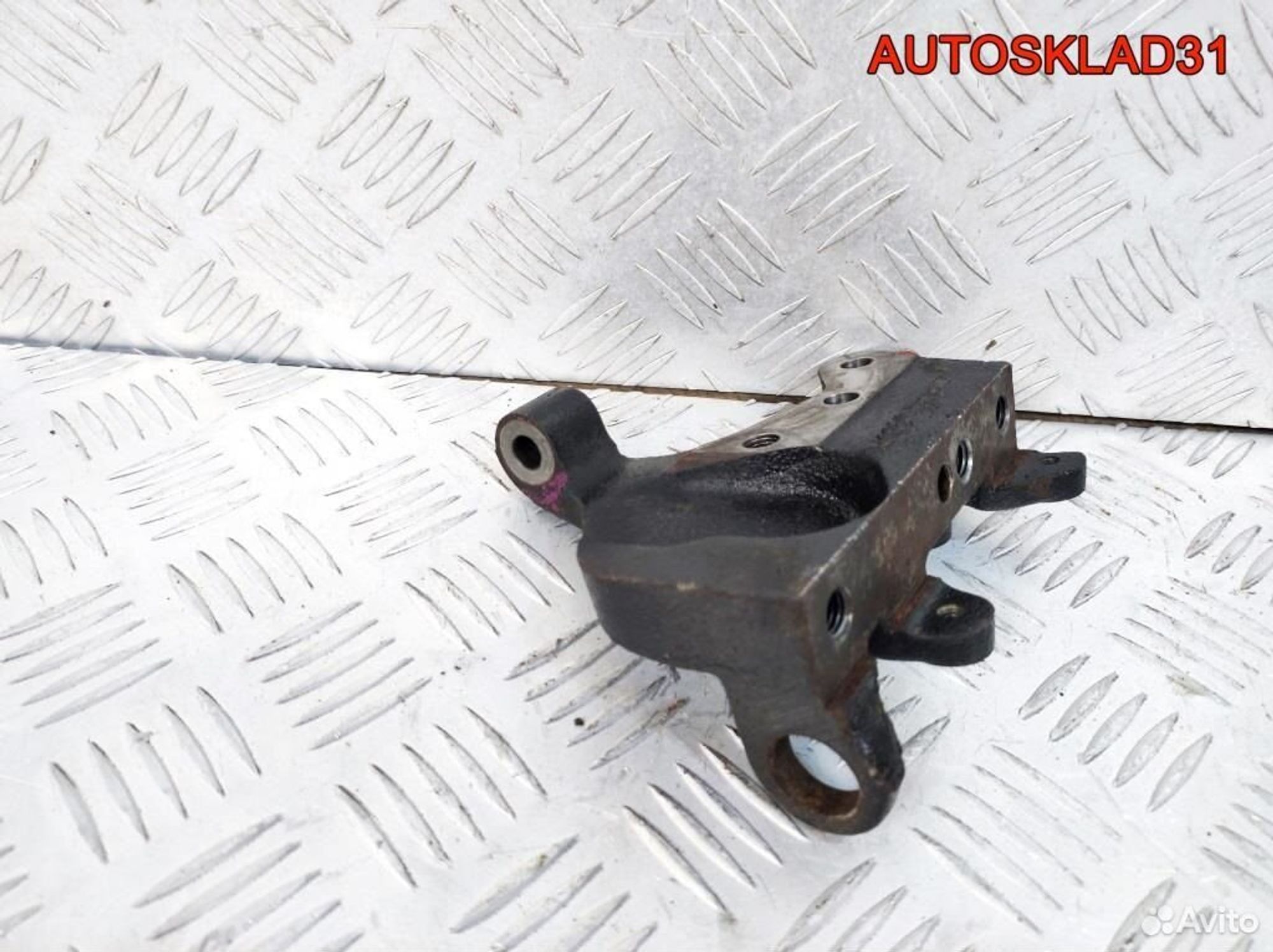 Кронштейн Mercedes Benz Vito 638 A6112230226, 1300 рублей, Дубовое
