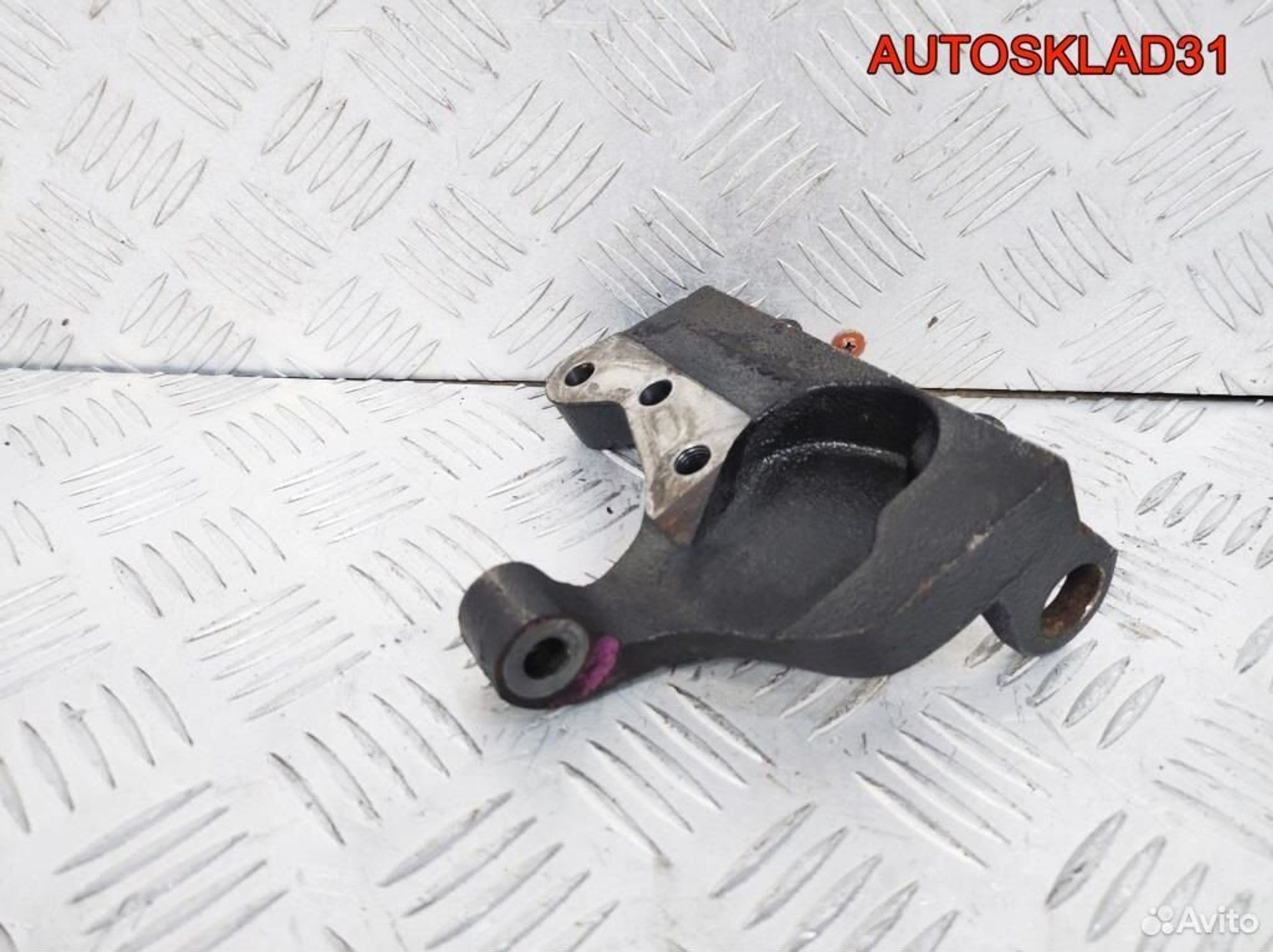 Кронштейн Mercedes Benz Vito 638 A6112230226, 1300 рублей, Дубовое