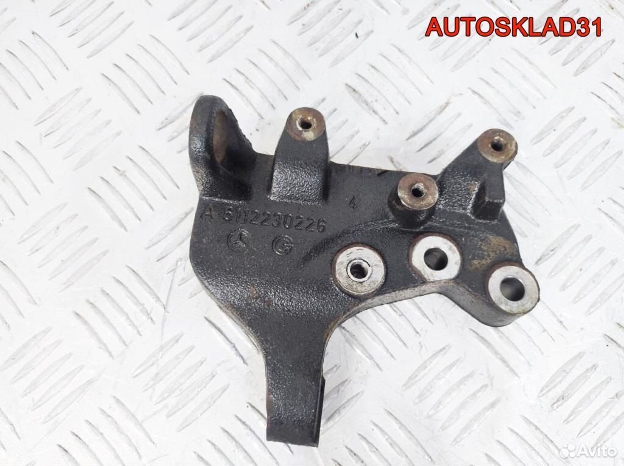 Кронштейн Mercedes Benz Vito 638 A6112230226, 1300 рублей, Дубовое