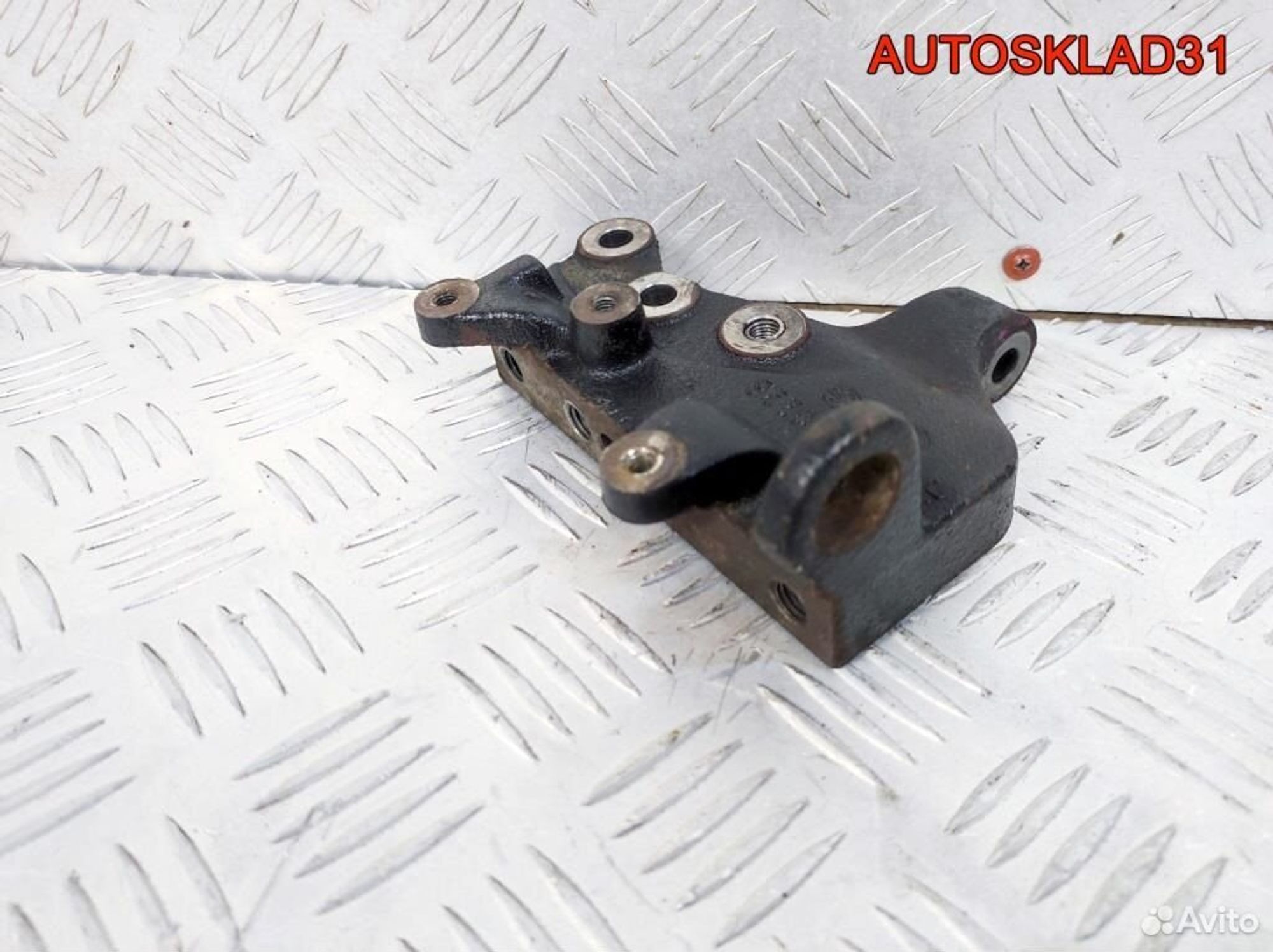 Кронштейн Mercedes Benz Vito 638 A6112230226, 1300 рублей, Дубовое