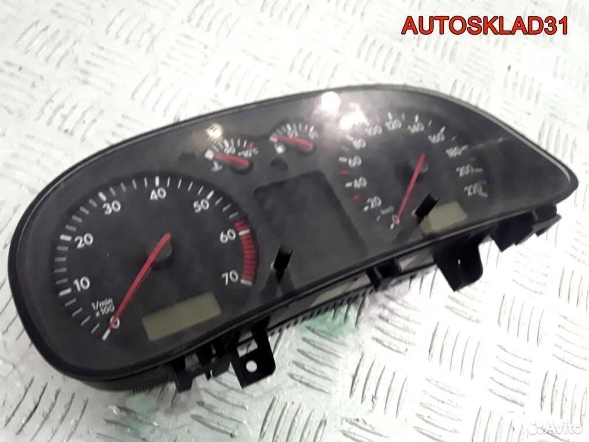 Панель приборов для Фольксваген Гольф 4 1J0920802, 3600 рублей, Дубовое