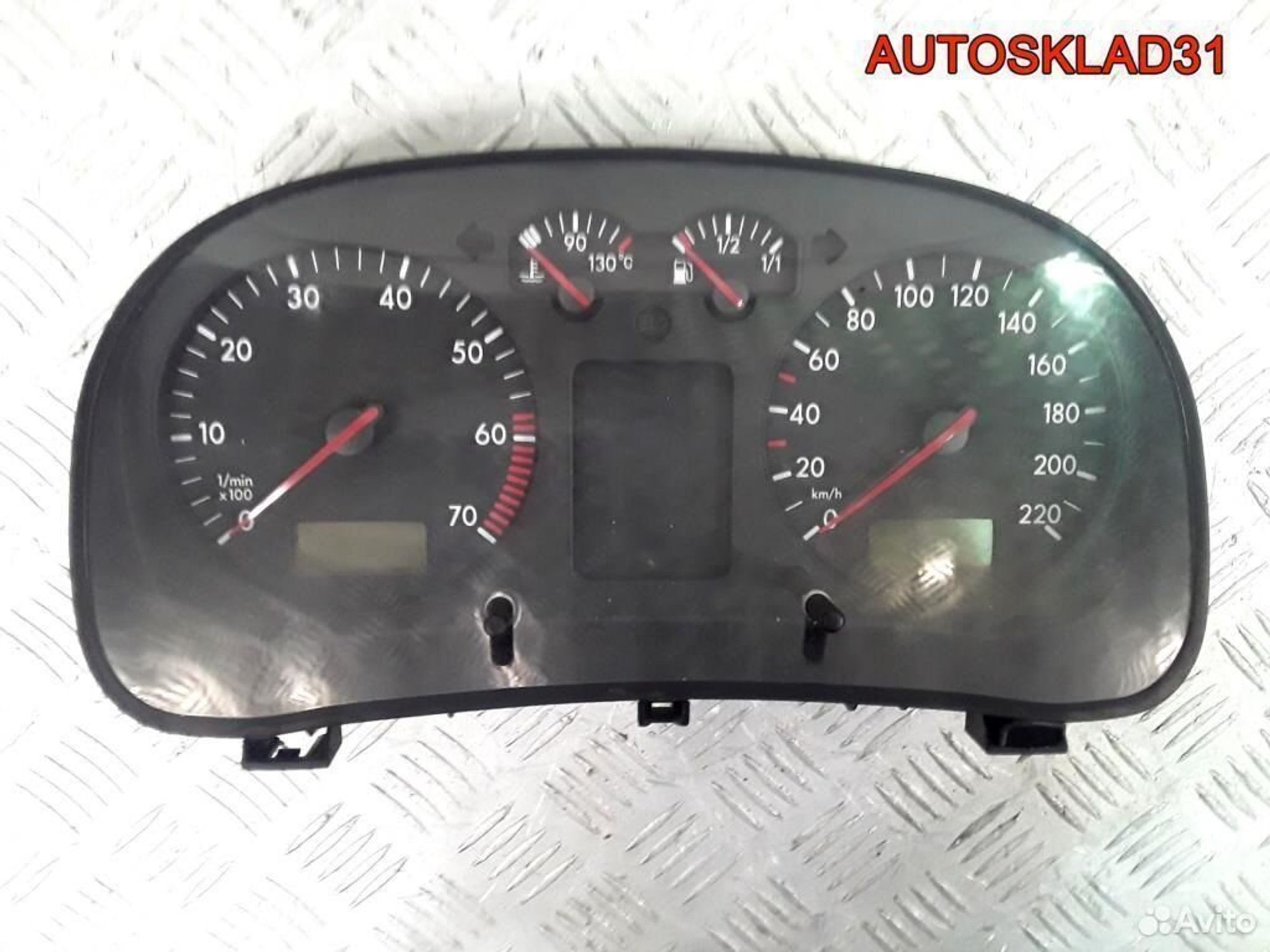 Панель приборов для Фольксваген Гольф 4 1J0920802, 3600 рублей, Дубовое