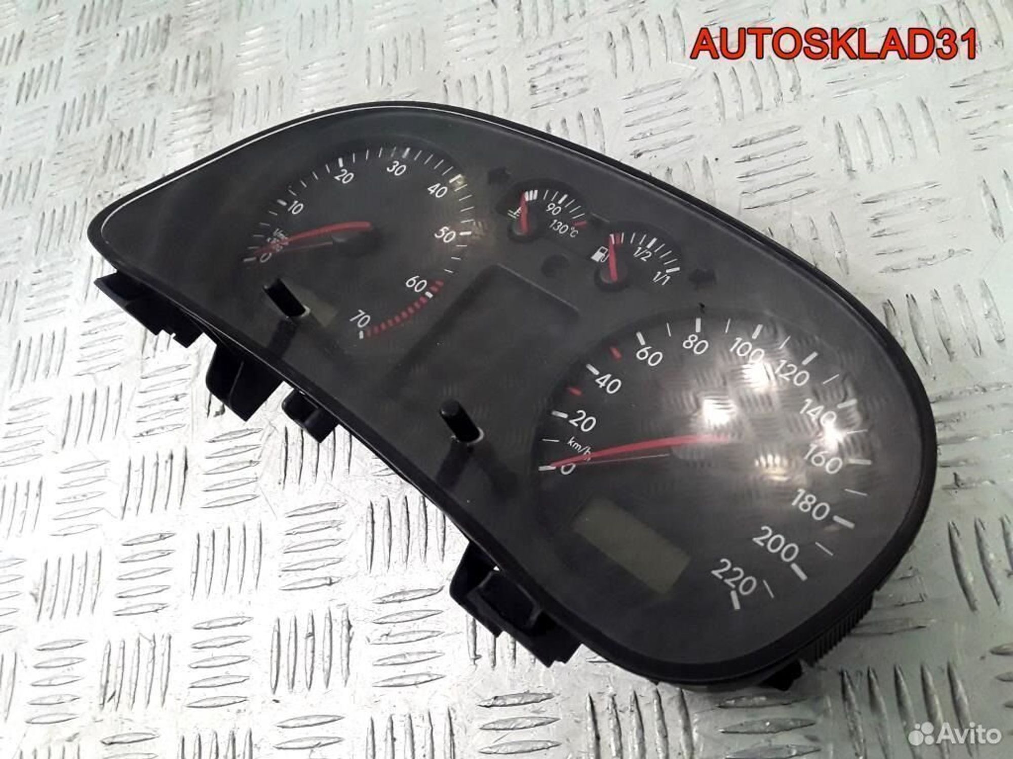 Панель приборов для Фольксваген Гольф 4 1J0920802, 3600 рублей, Дубовое