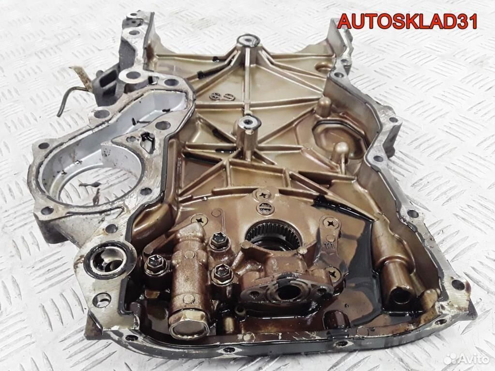 Крышка двигателя передняя Mitsubishi Colt MN195573, 1700 рублей, Дубовое