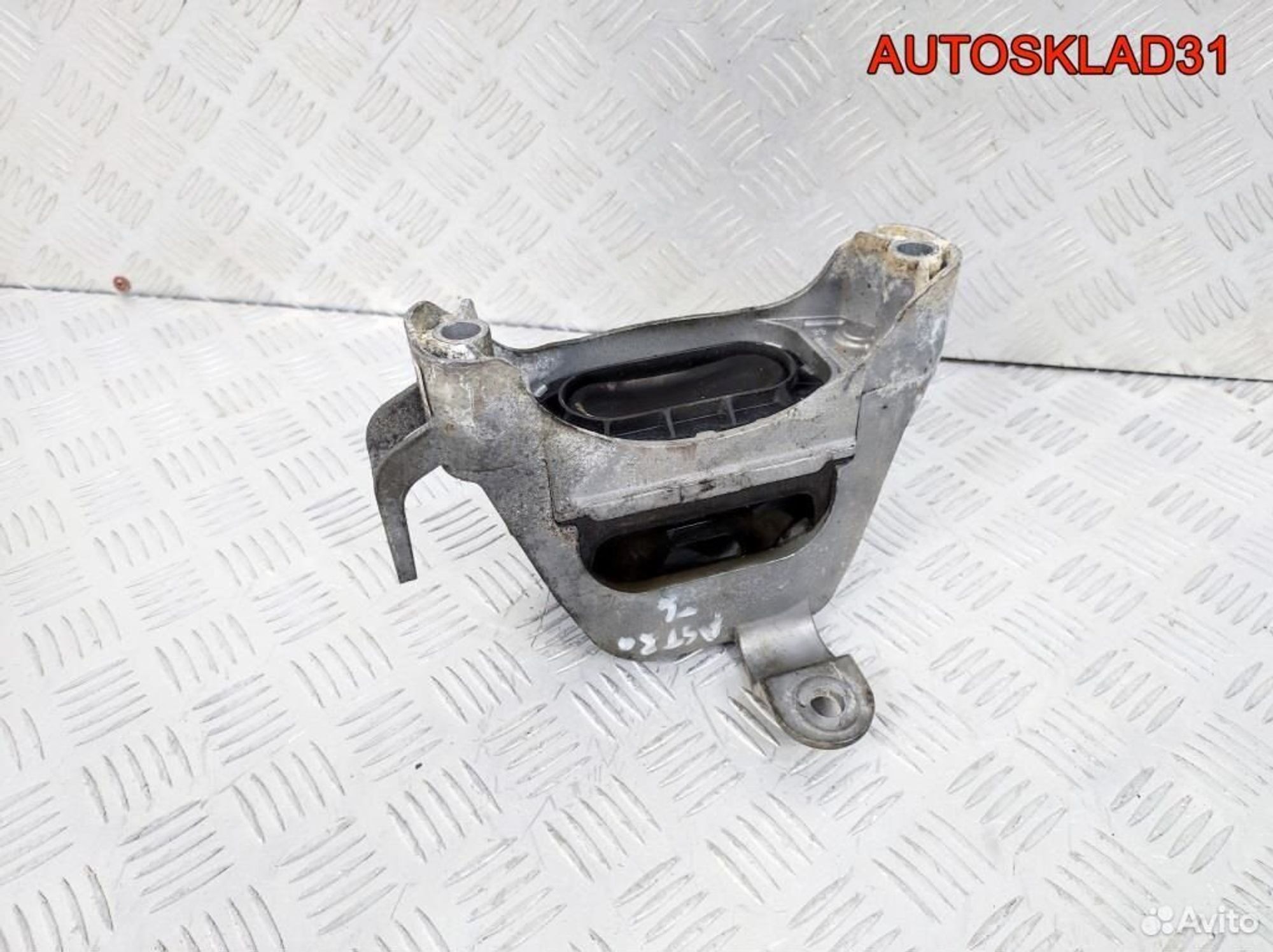 Опора двигателя правая Opel Astra J 13347451, 2100 рублей, Дубовое