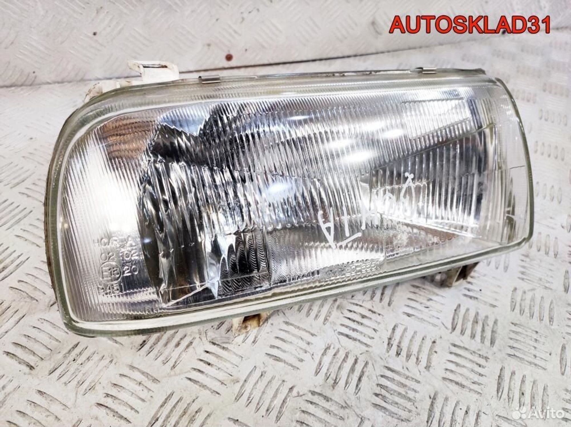 Фара правая Volkswagen Vento 203351082B, 2100 рублей, Дубовое