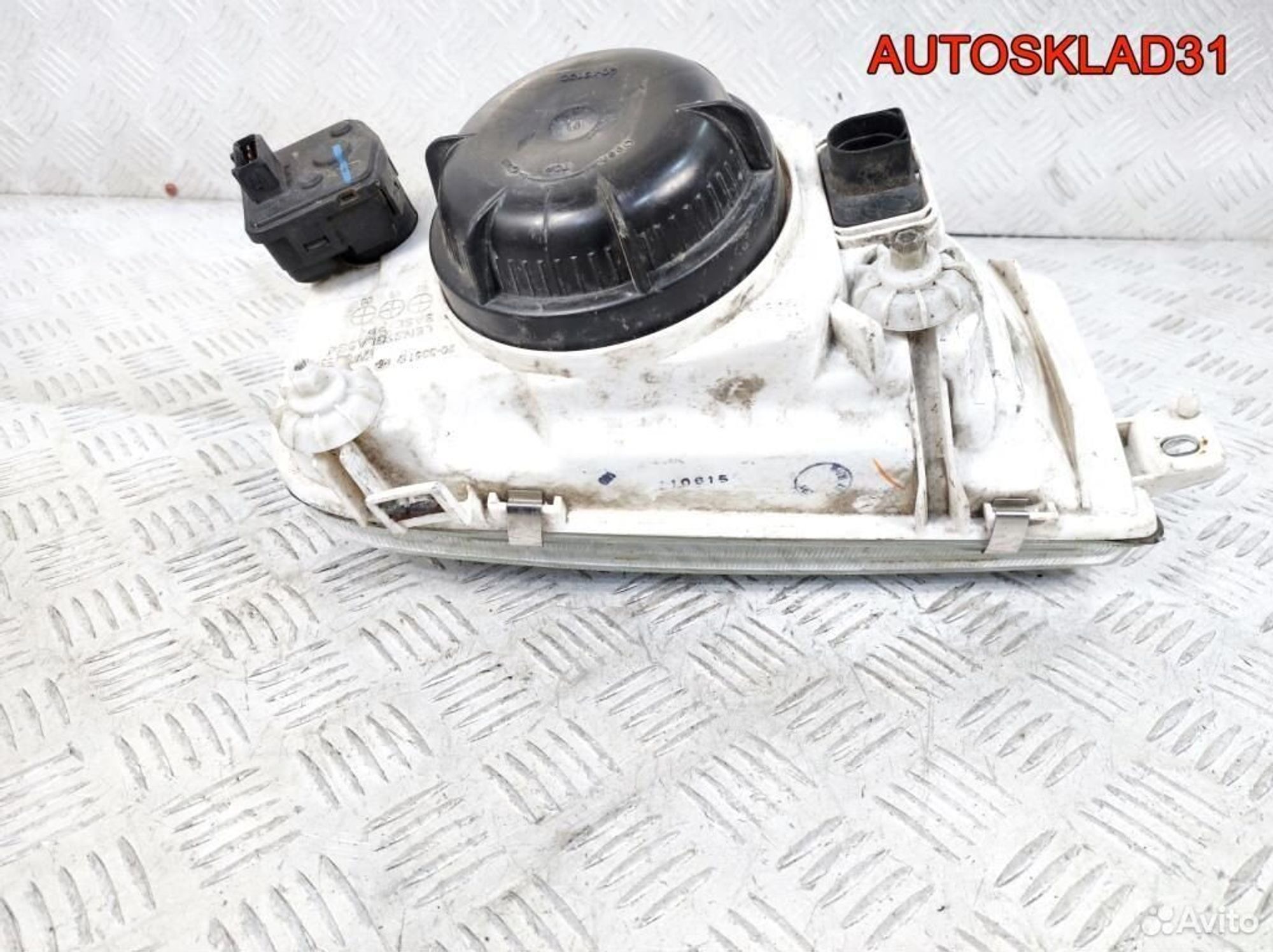 Фара правая Volkswagen Vento 203351082B, 2100 рублей, Дубовое